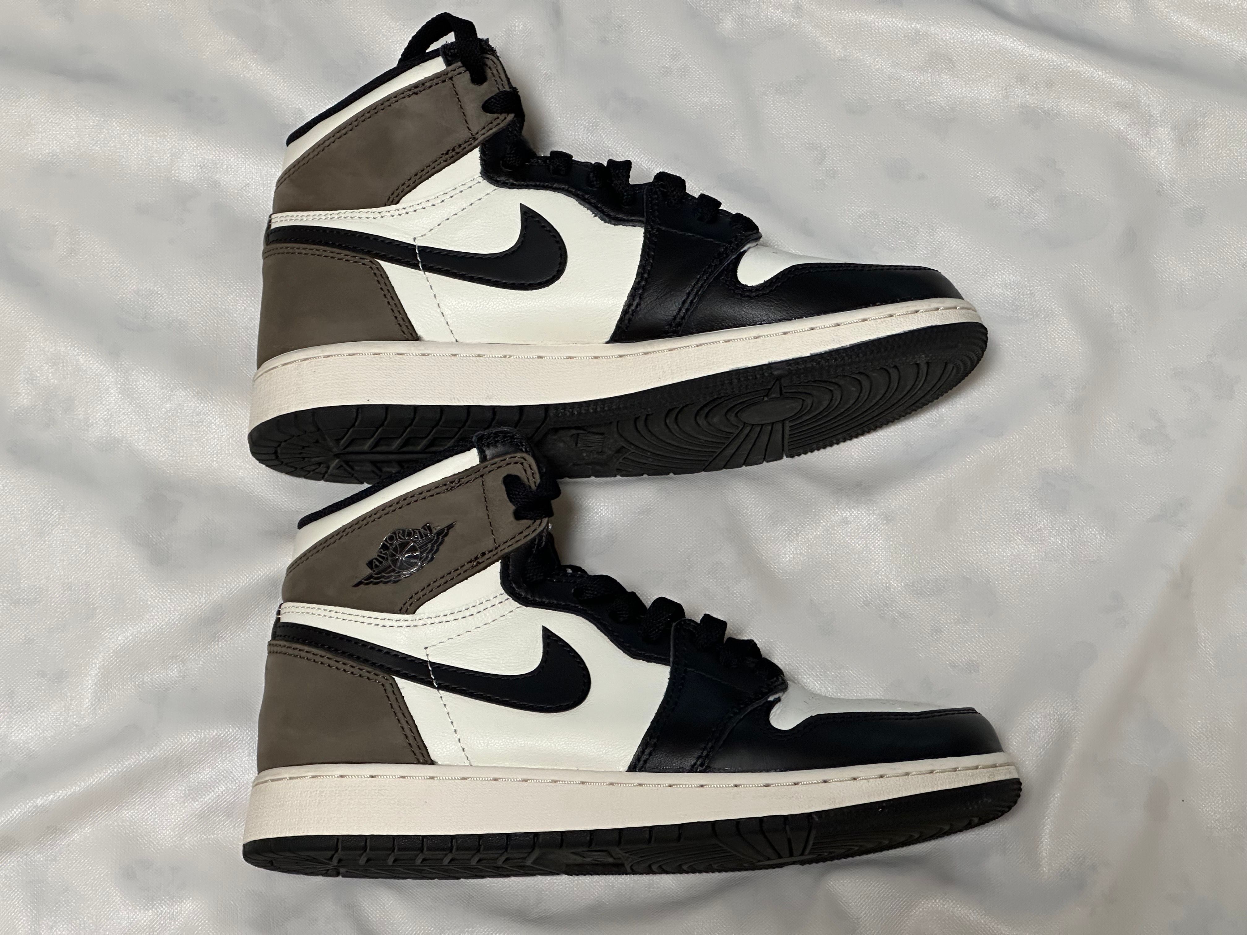 Nike GS Air Jordan 1 High OG "Sail/Dark Mocha/Black"