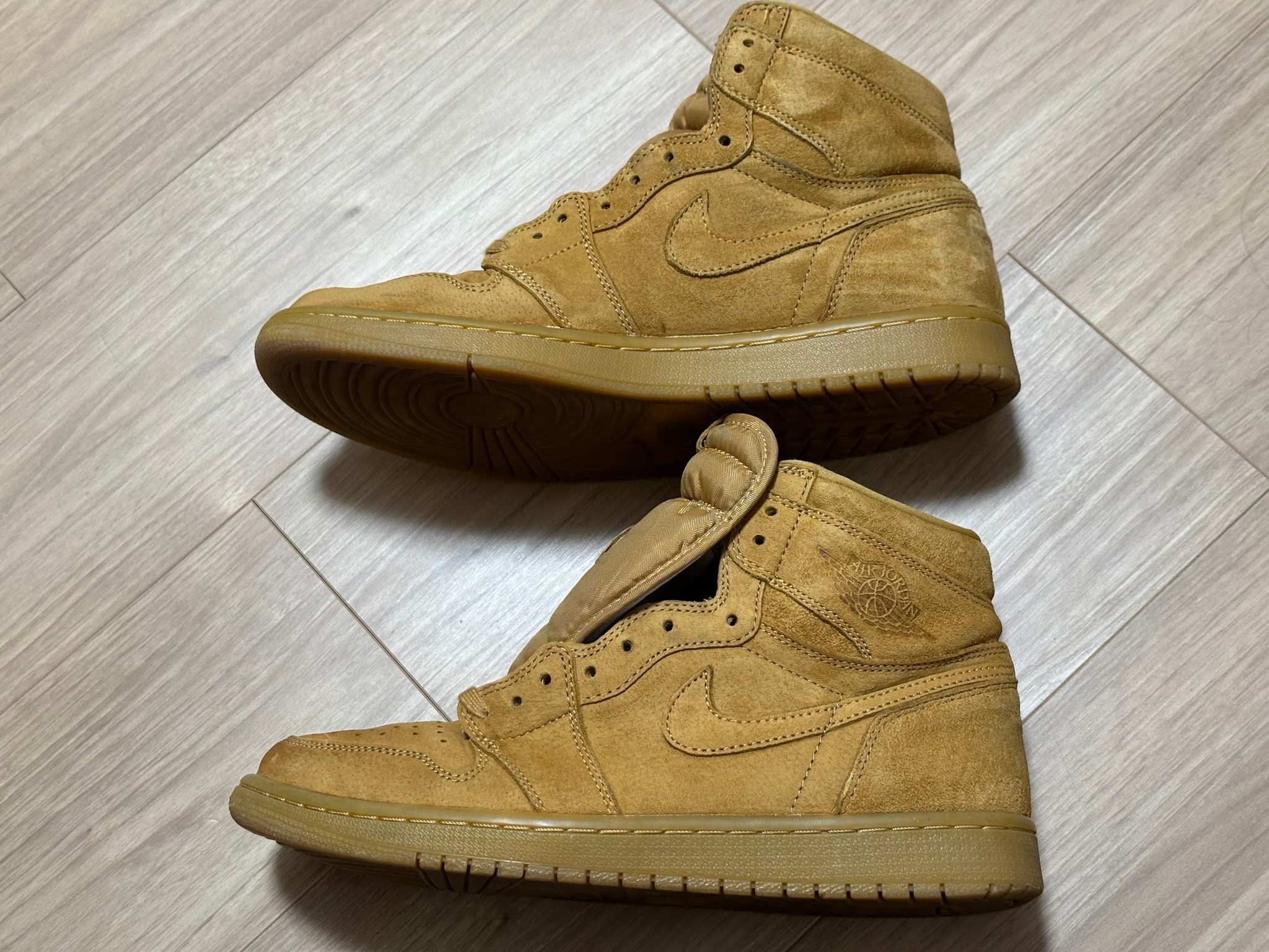 Nike Air Jordan 1 Retro High "Wheat"