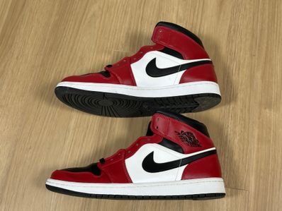 Nike Air Jordan 1 Mid "Chicago Black Toe"