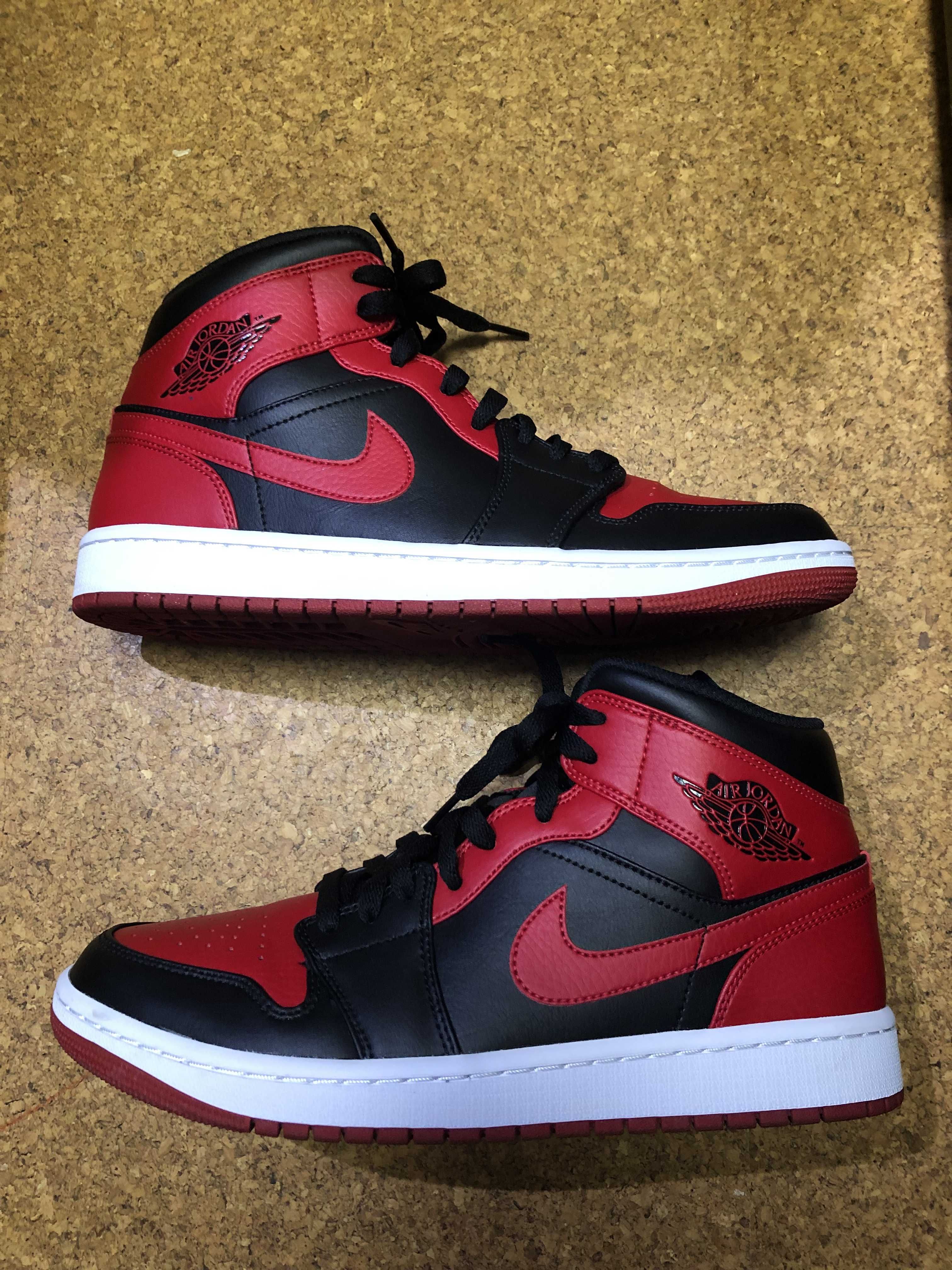 Nike Air Jordan 1 Mid "Bred"