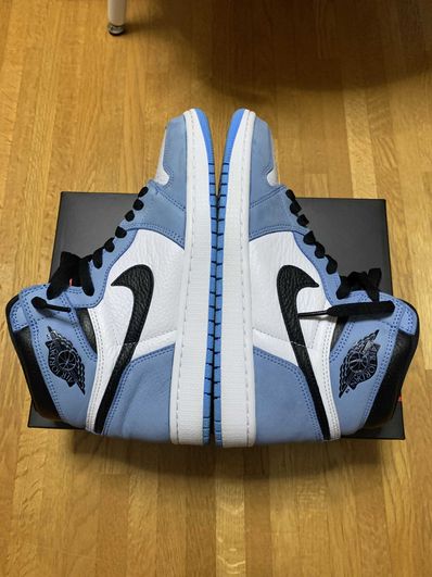 Nike Air Jordan 1 High OG "University Blue"