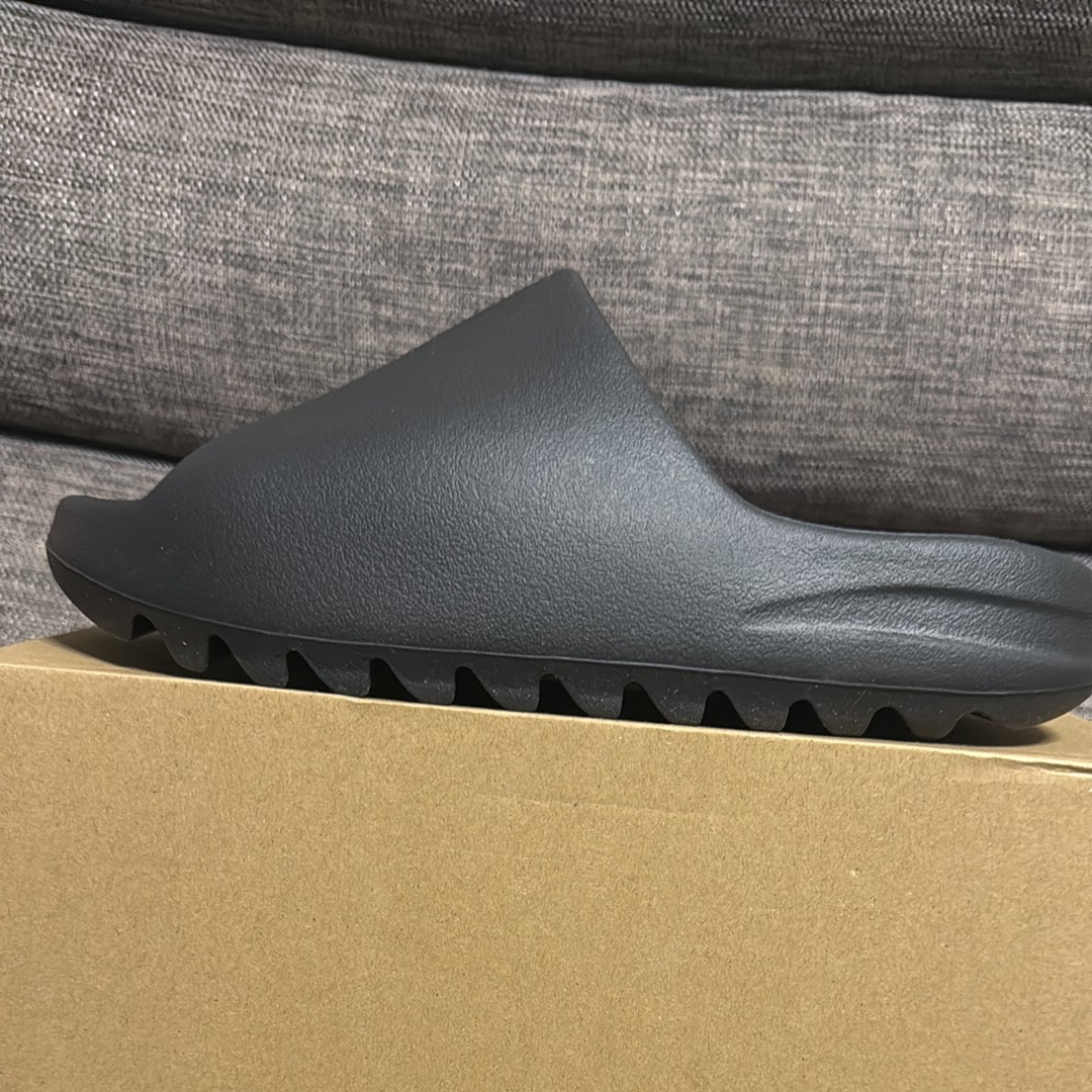 adidas YEEZY Slide "Onyx"