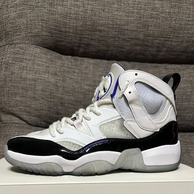 Nike Jordan Brand Jumpman Two Trey "White/Dark Concord Black"