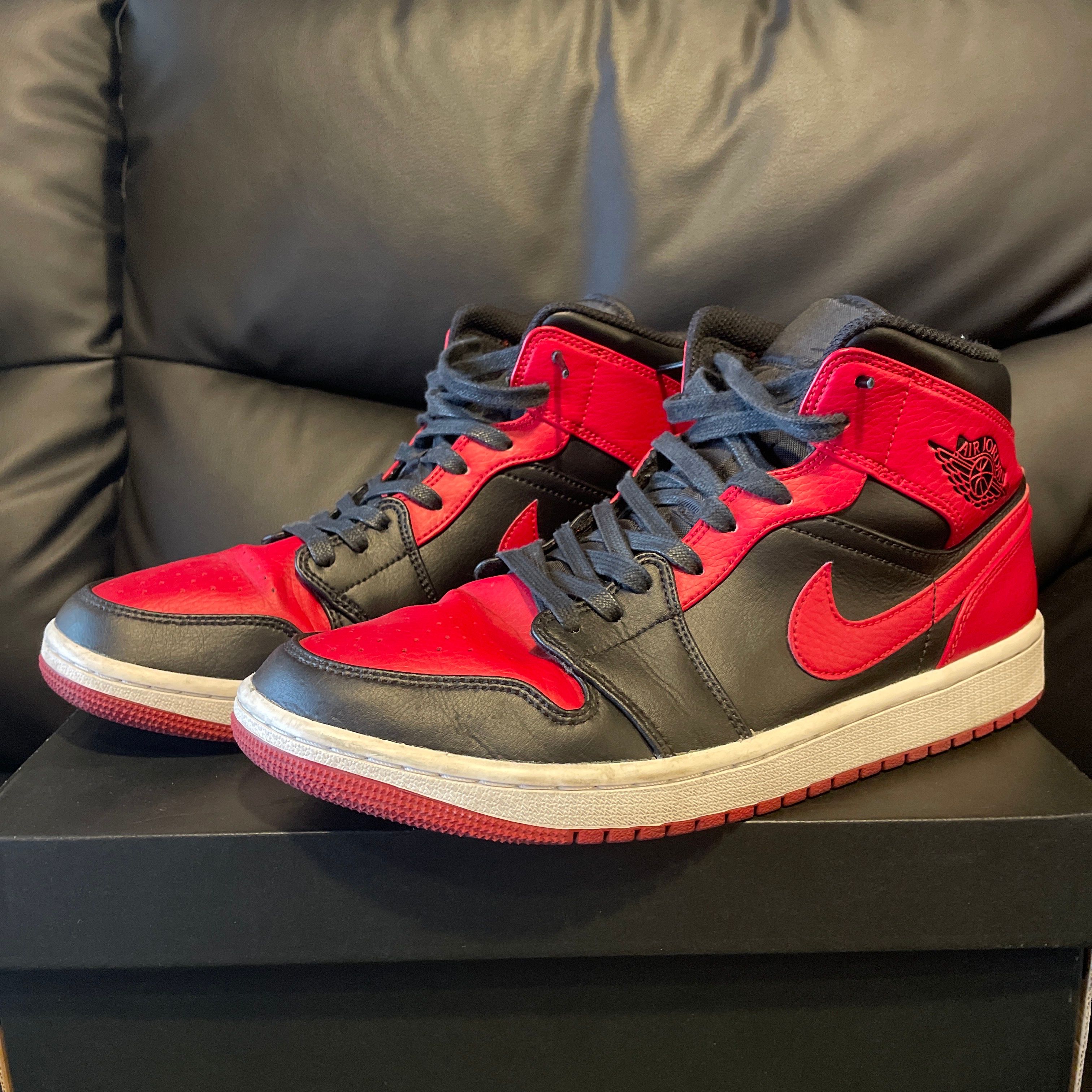 Nike Air Jordan 1 Mid "Bred"