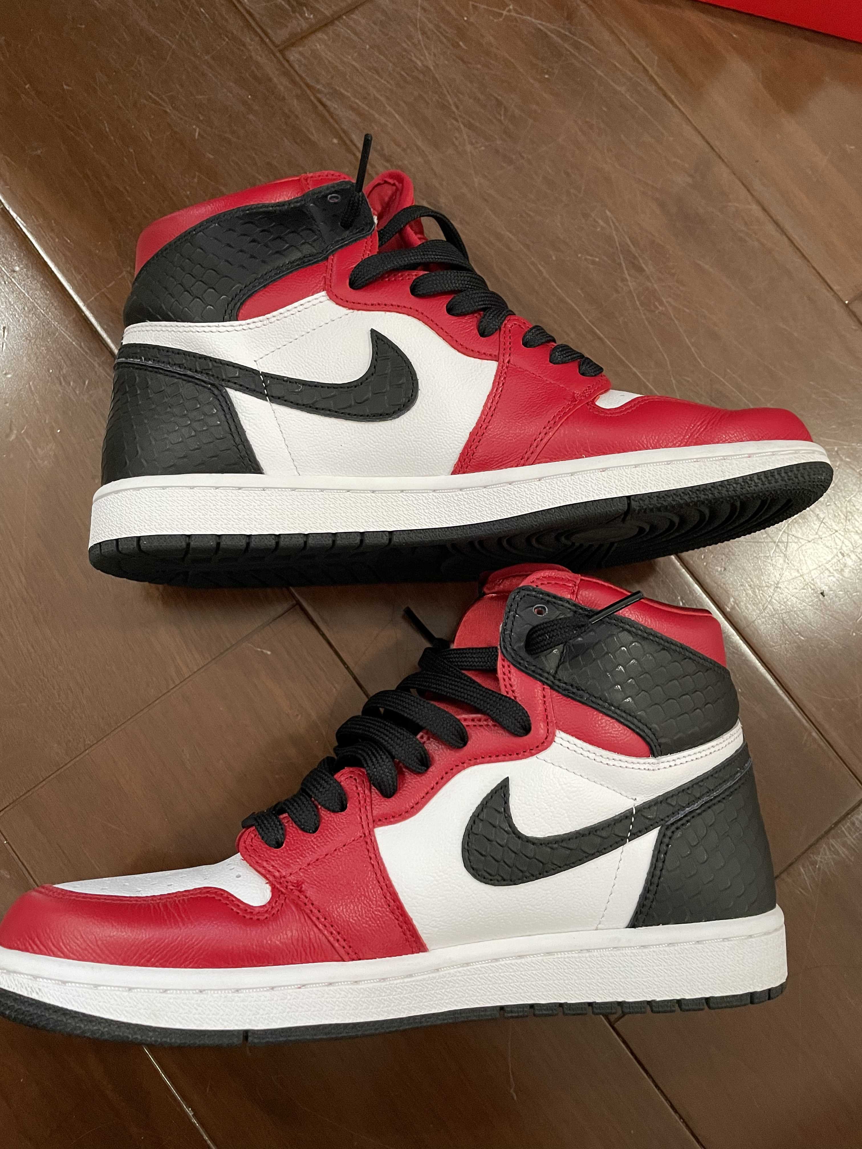 Nike Women's Air Jordan 1 High OG "Satin Red"