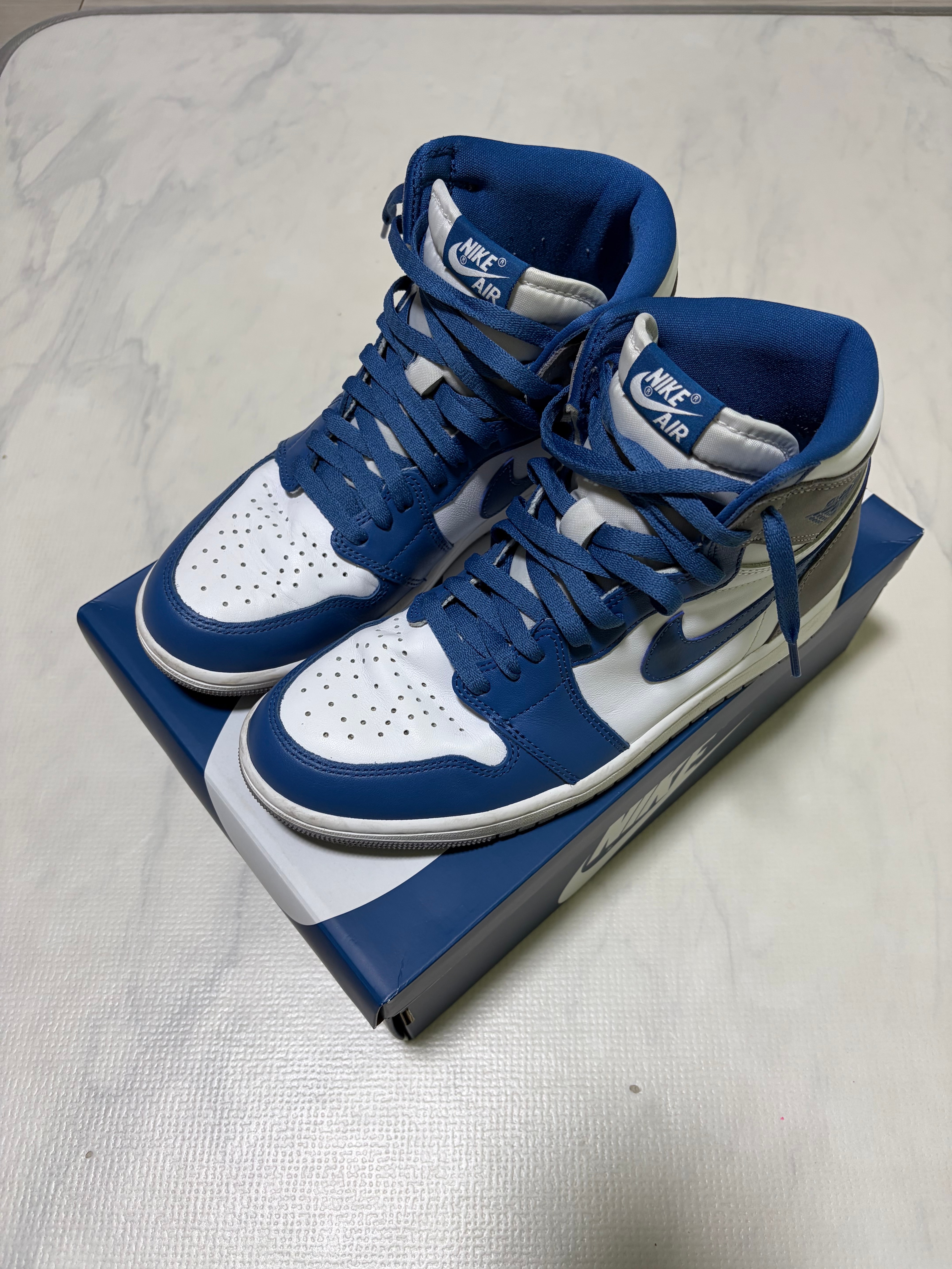 ナイキ エアジョーダン1 ハイ OG "トゥルーブルー"