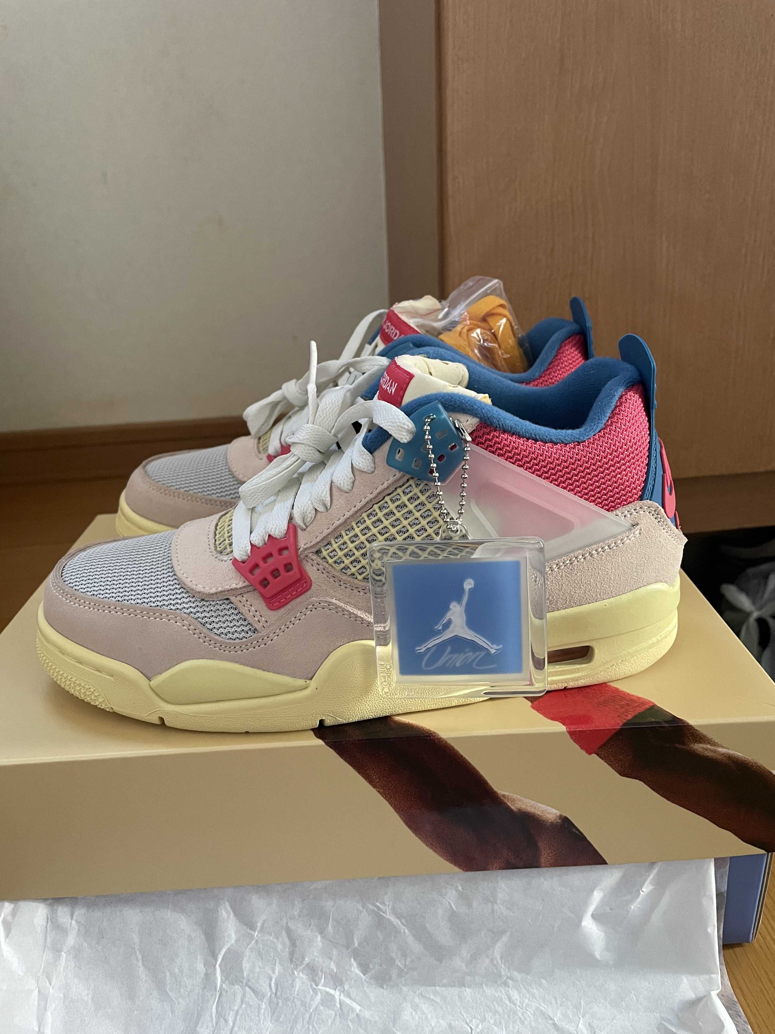 UNION × Nike Air Jordan 4 SP "Guava Ice/Light Fusion Red"