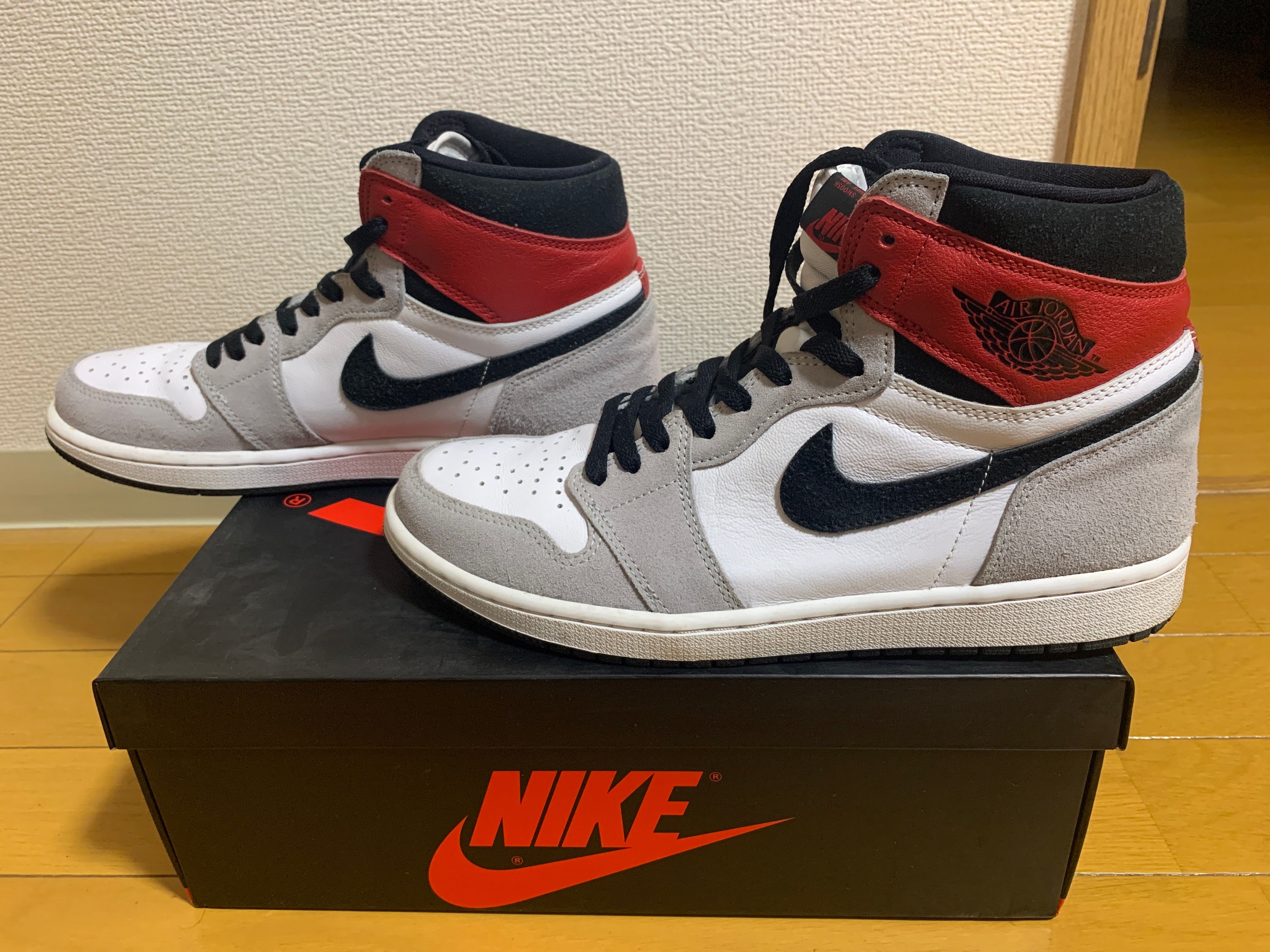 Nike Air Jordan 1 High OG "White/Black/Light Smoke Grey"