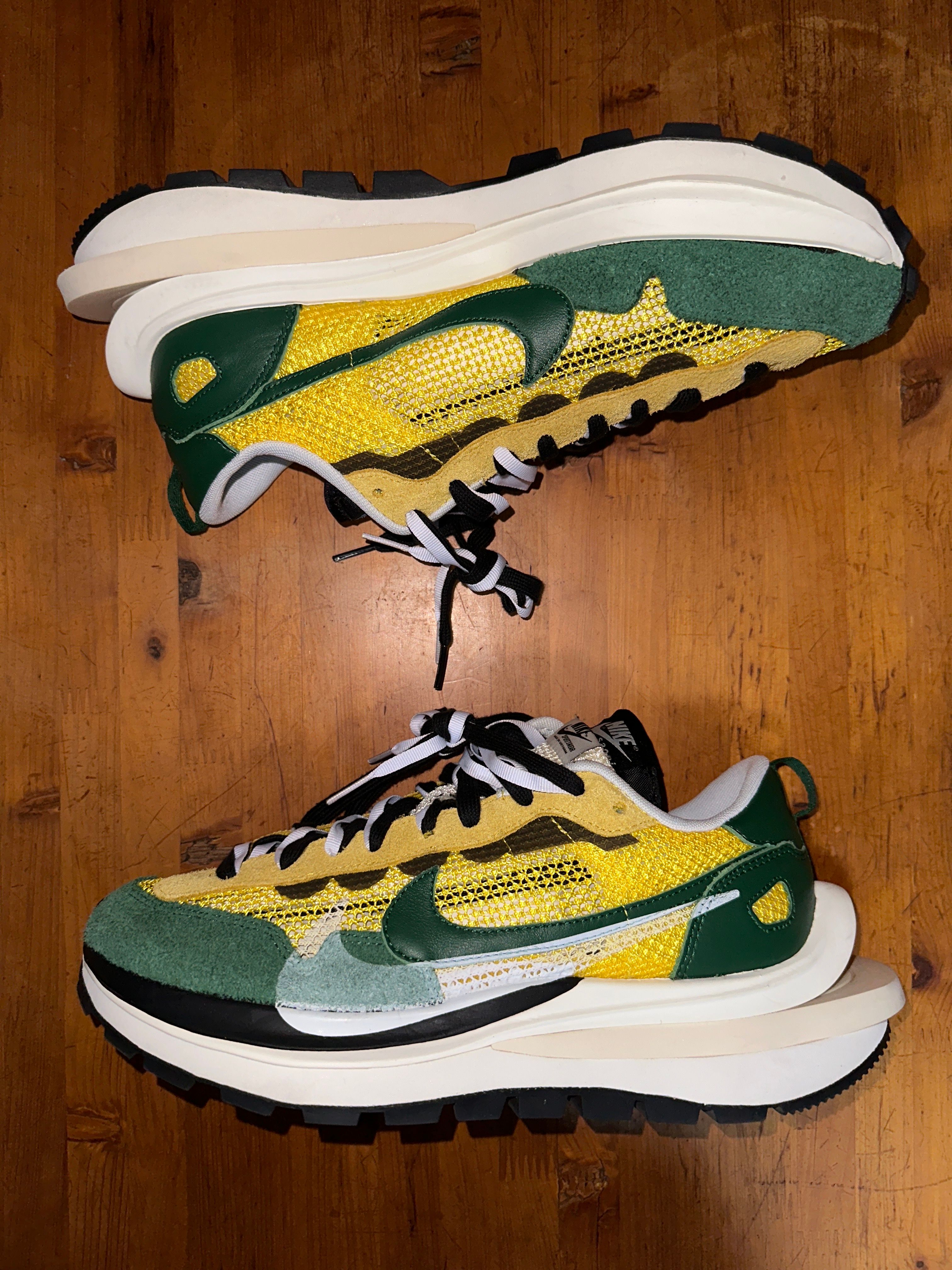 sacai × Nike Vapor Waffle "Tour Yellow/Stadium Green-Sail"