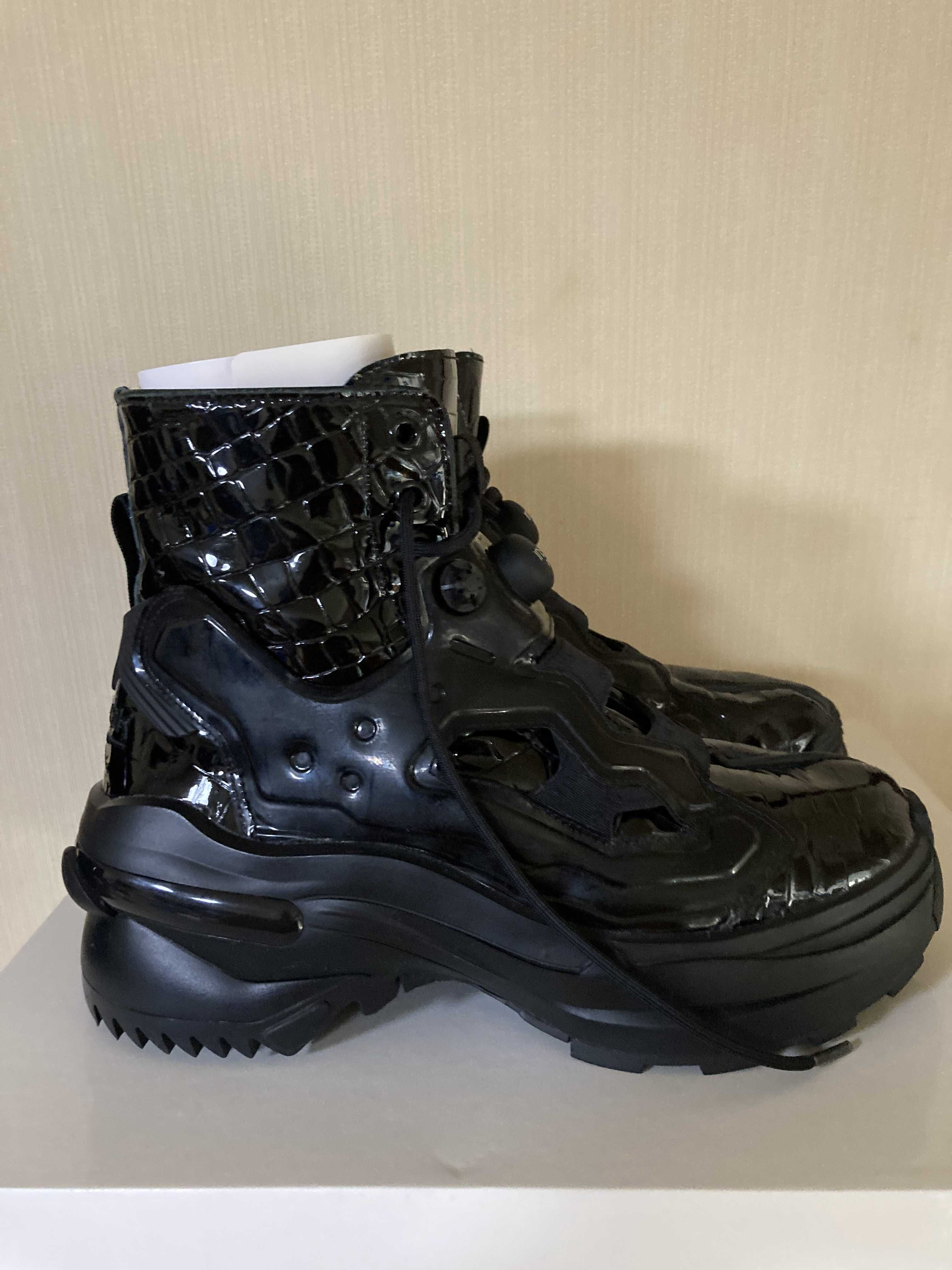 MAISON MARGIELA × REEBOK TABI INSTAPUMP FURY "BLACK"