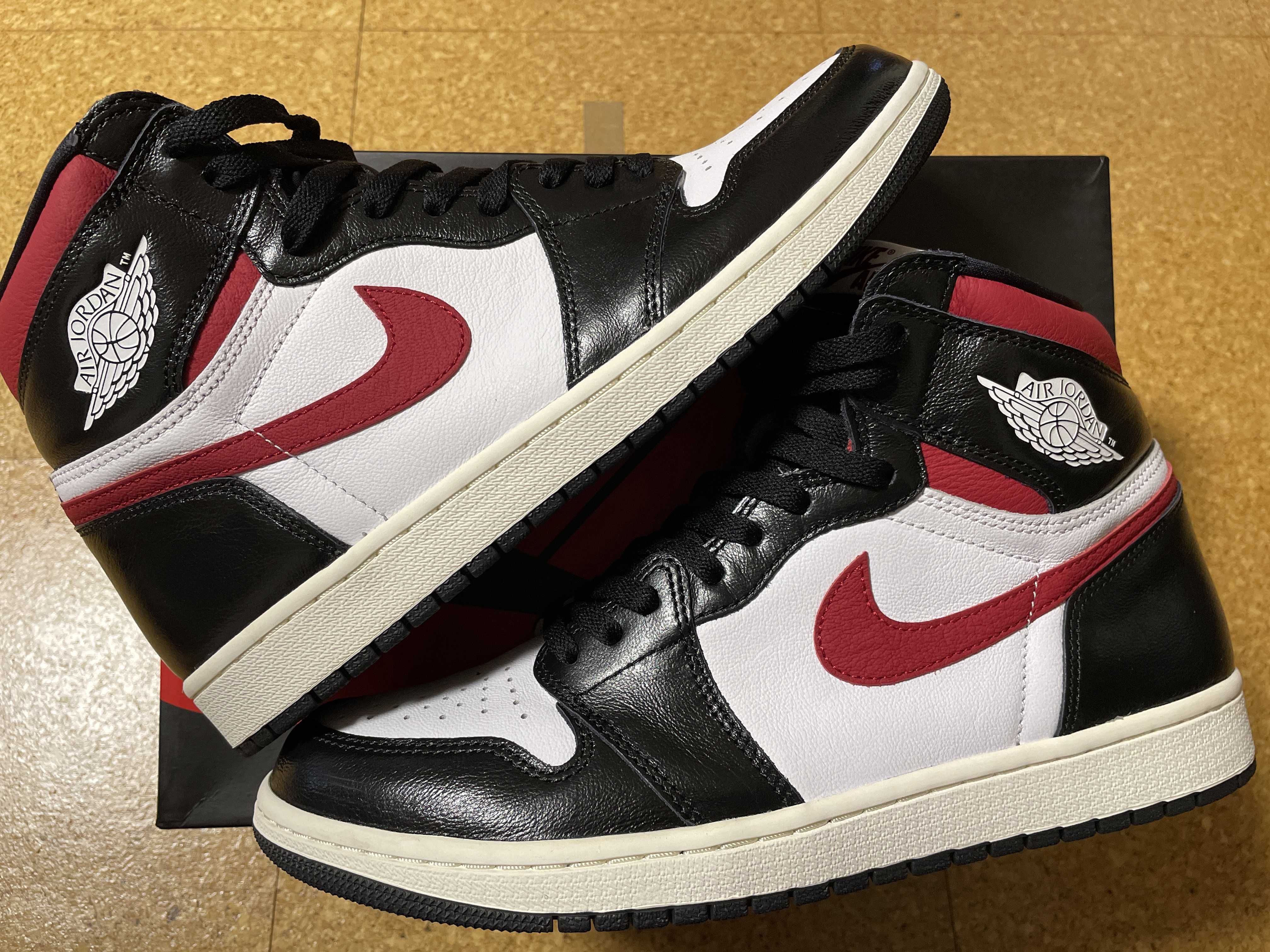 Nike Air Jordan 1 Retro High "Black/White/Sail/Gym Red"