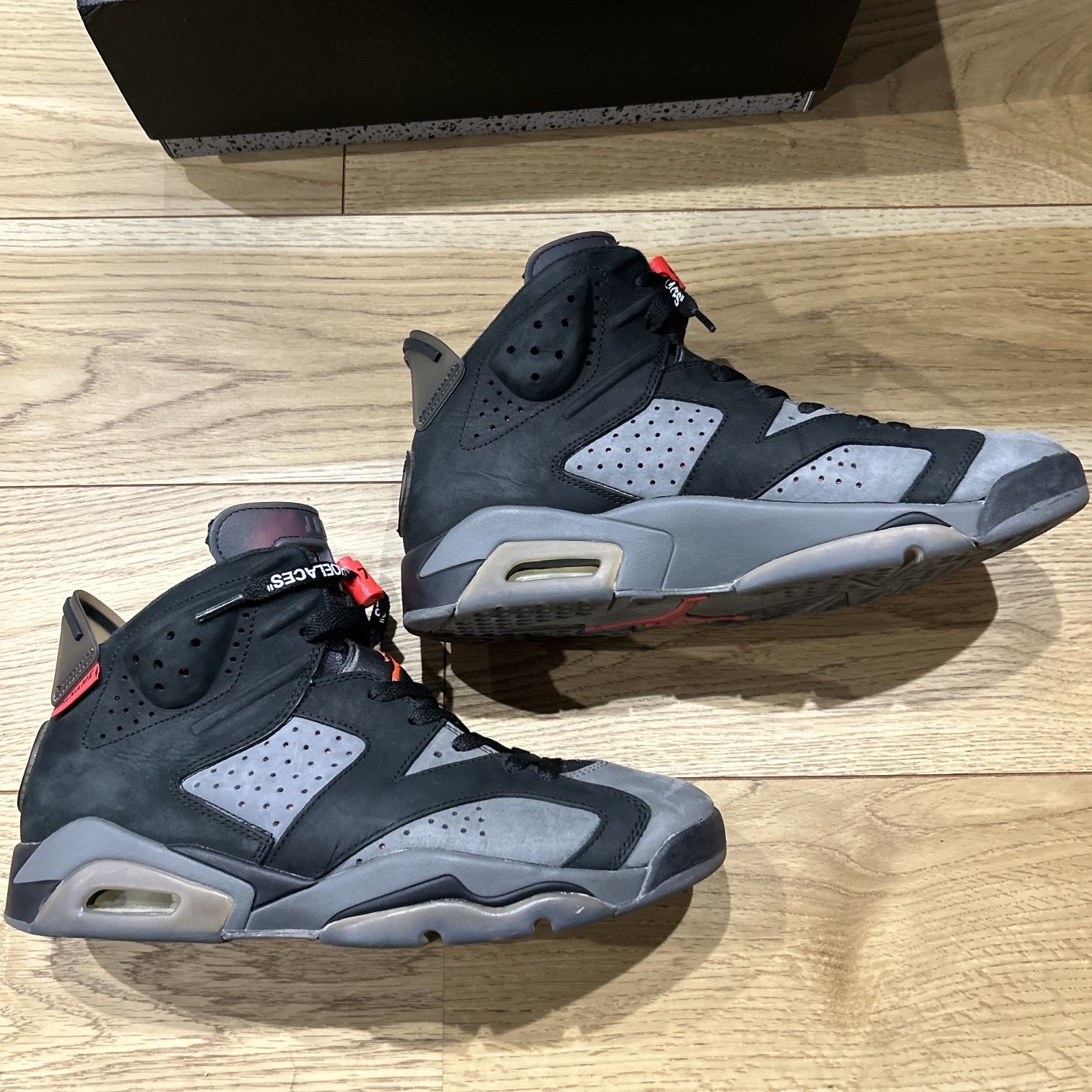 NIKE × PARIS SAINT GERMAIN AIR JORDAN 6 RETRO INFRARED