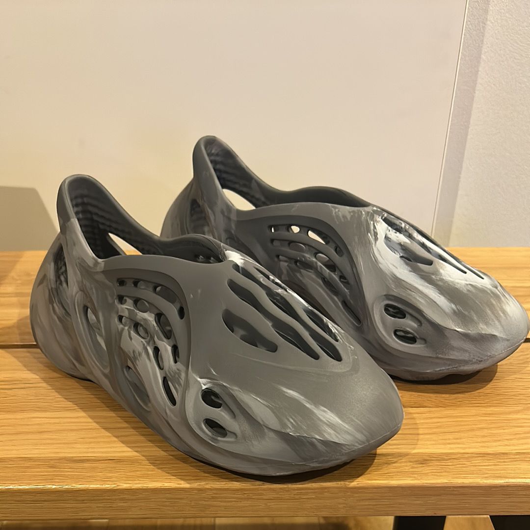 adidas YEEZY Foam Runner "MX Granite"