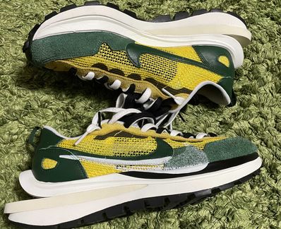 sacai × Nike Vapor Waffle "Tour Yellow/Stadium Green-Sail"