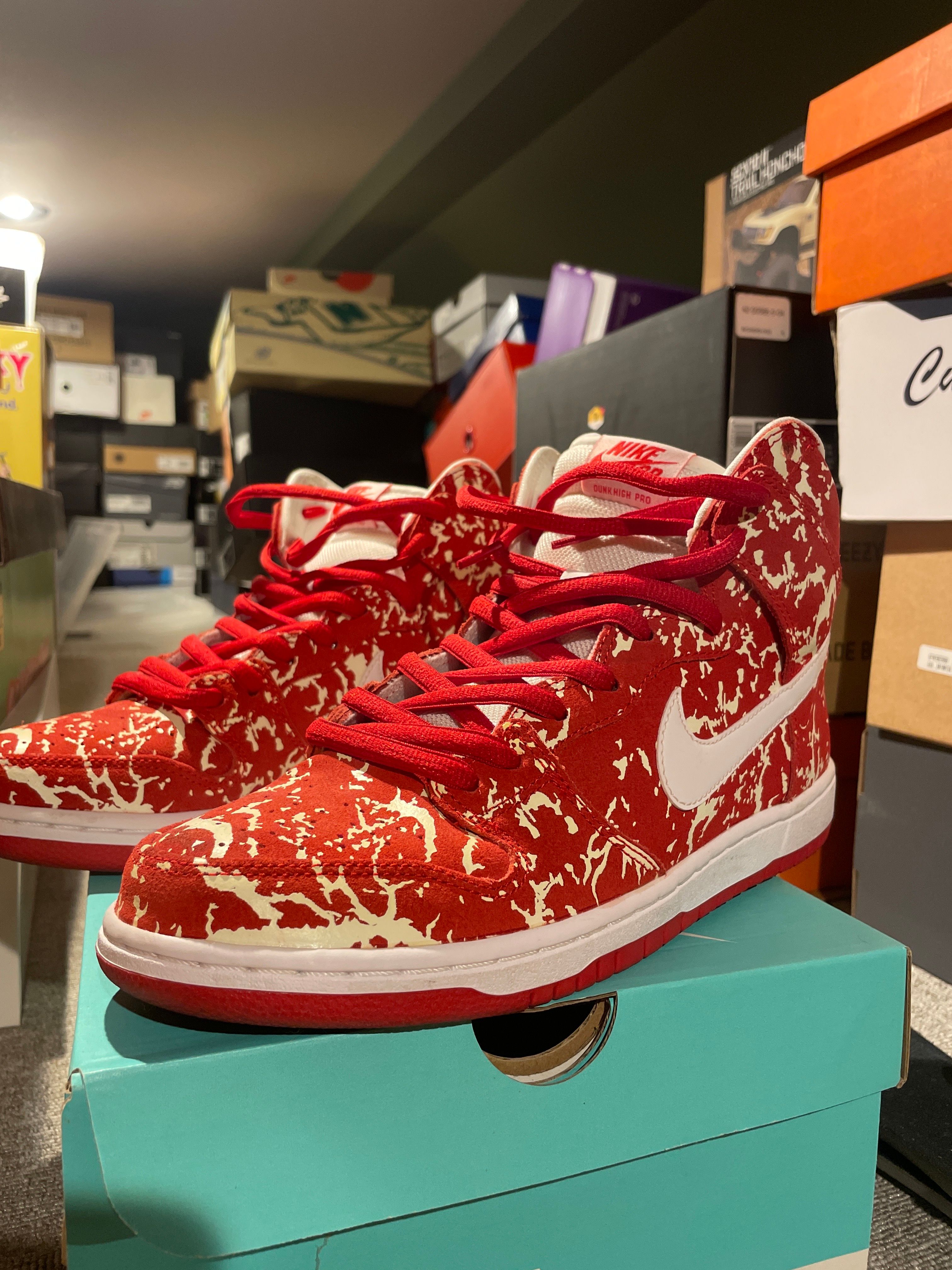 Nike SB Dunk High "Raw Meat"