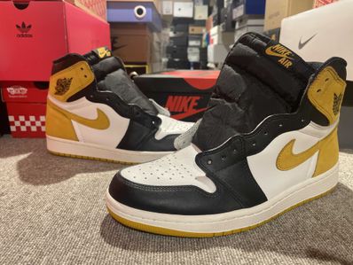 Nike Air Jordan 1 Retro High OG "Black Toe/Yellow Ochre"