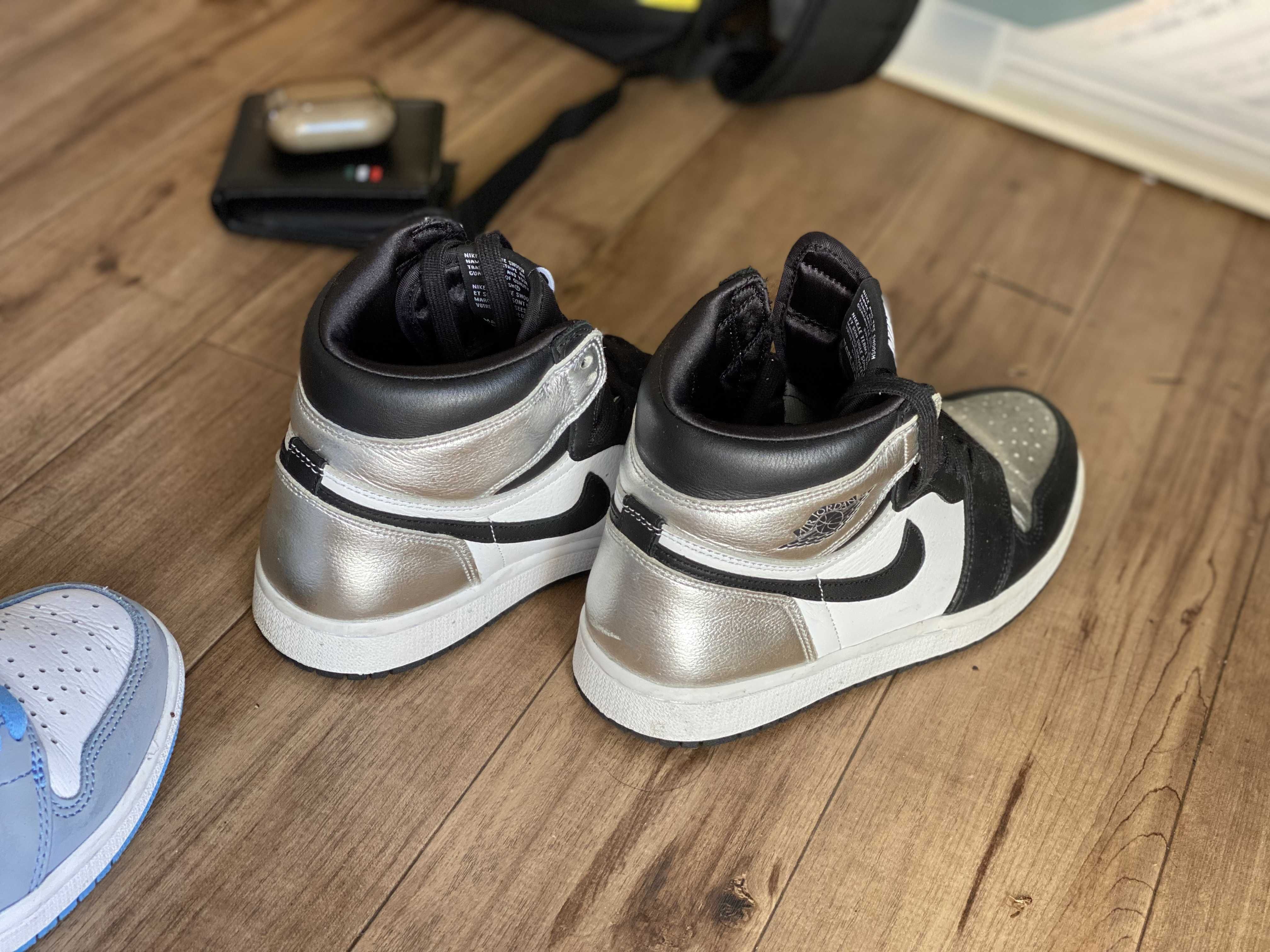 Nike Women's Air Jordan 1 Retro High OG "Silver Toe"