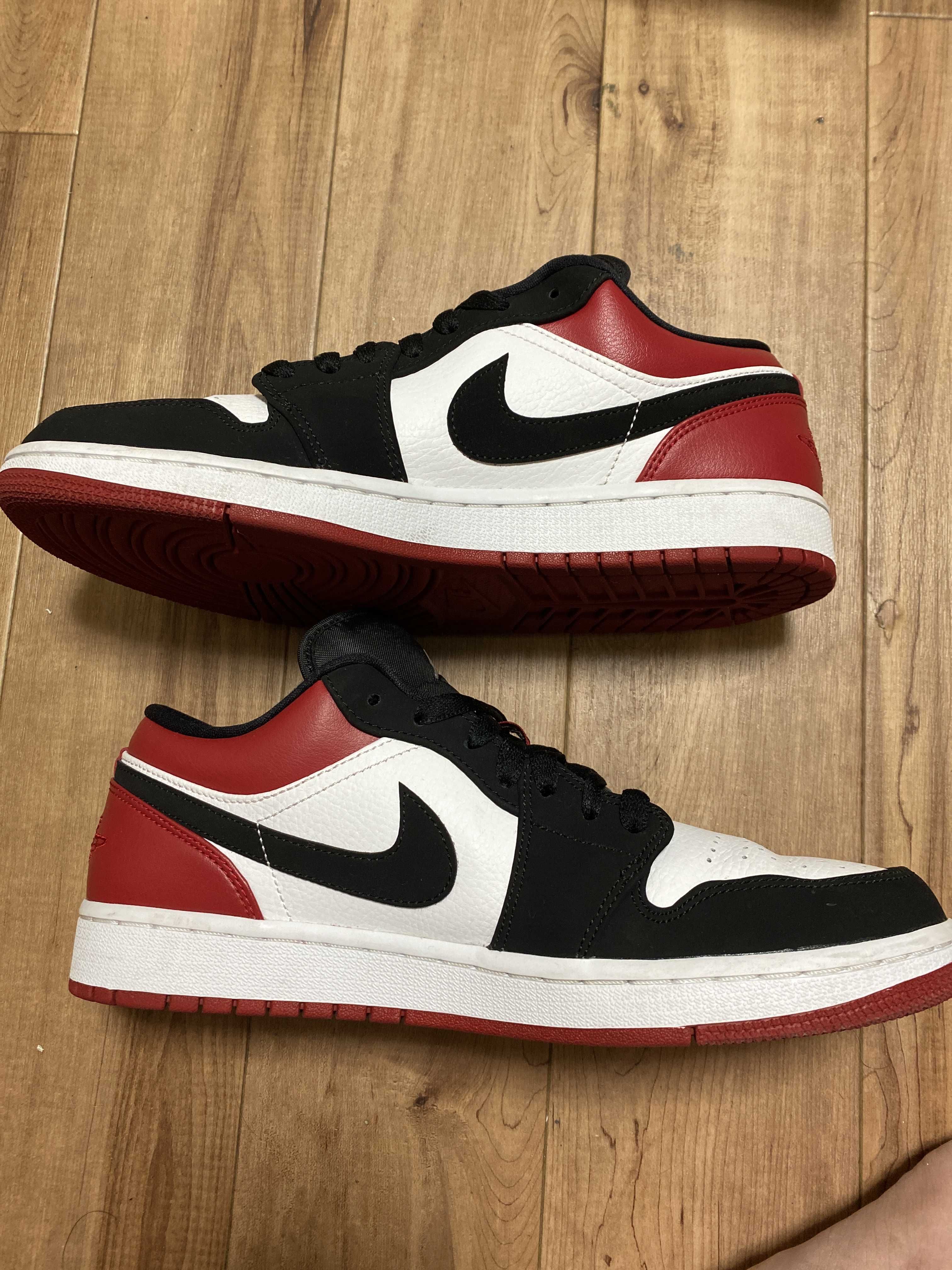 Nike Air Jordan 1 Low "Black Toe"