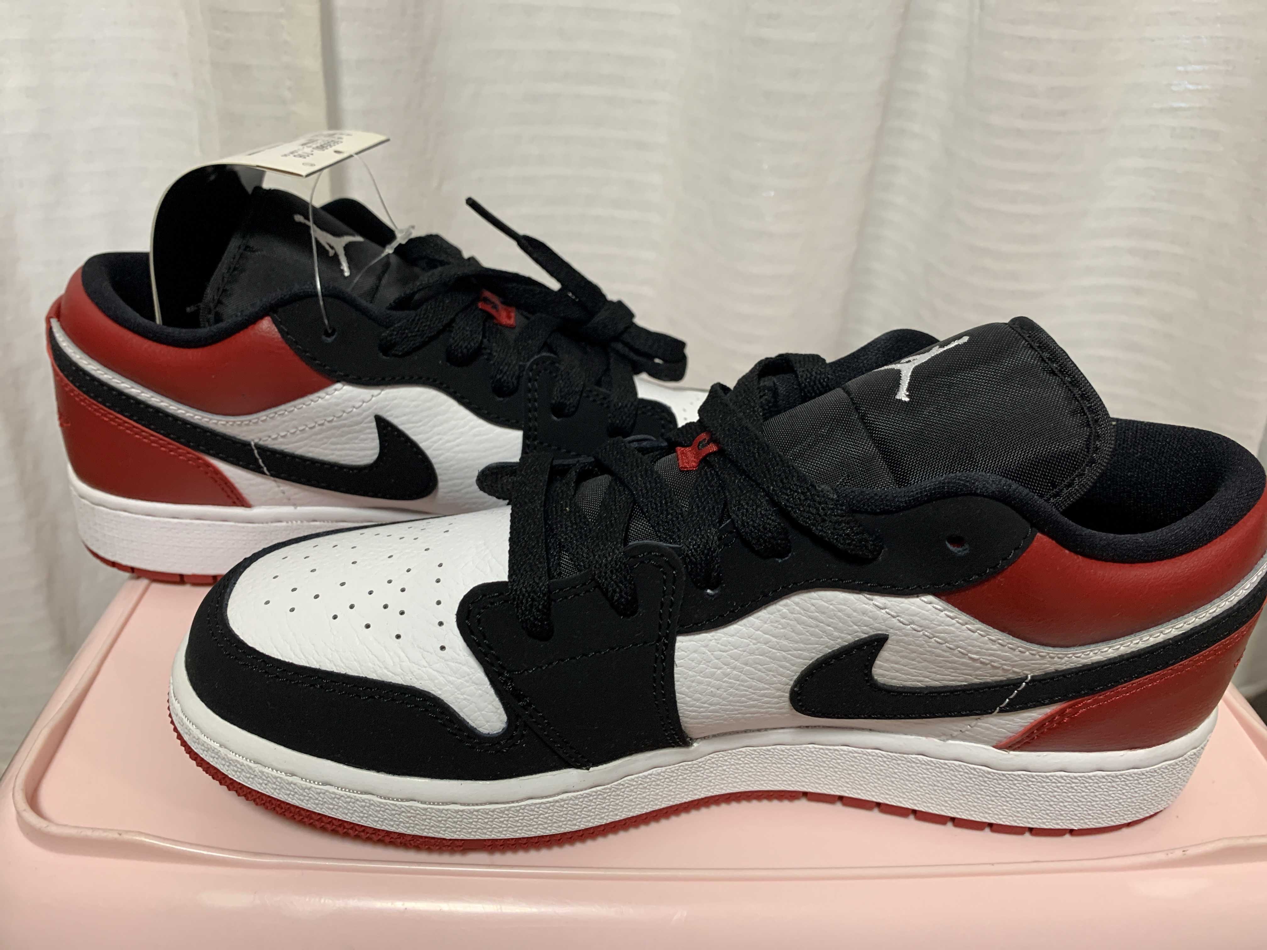 Nike GS Air Jordan 1 Low "Black Toe"