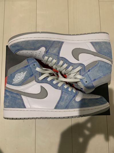 Nike Air Jordan 1 High OG "Hyper Royal"