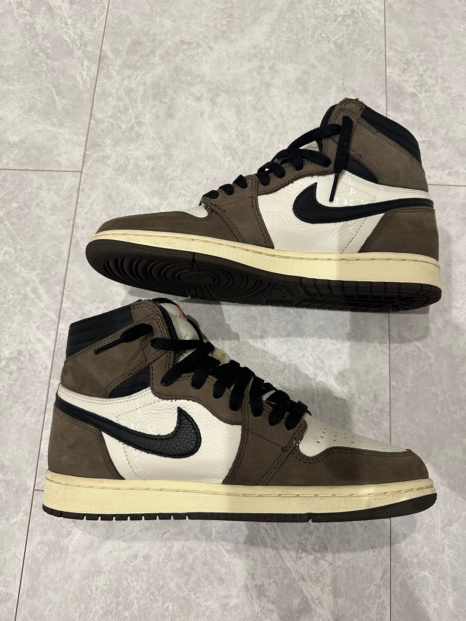 Travis Scott × Nike Air Jordan 1 Retro High OG TS SP "Sail/Dark Mocha"