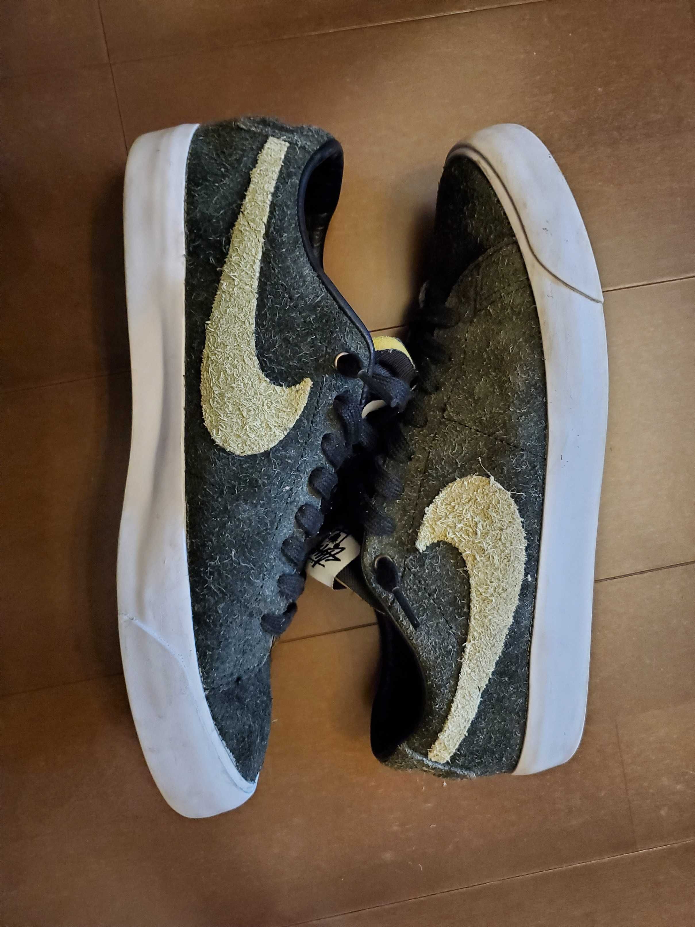 Stussy × Nike SB Blazer Low "Black/Palm Green"