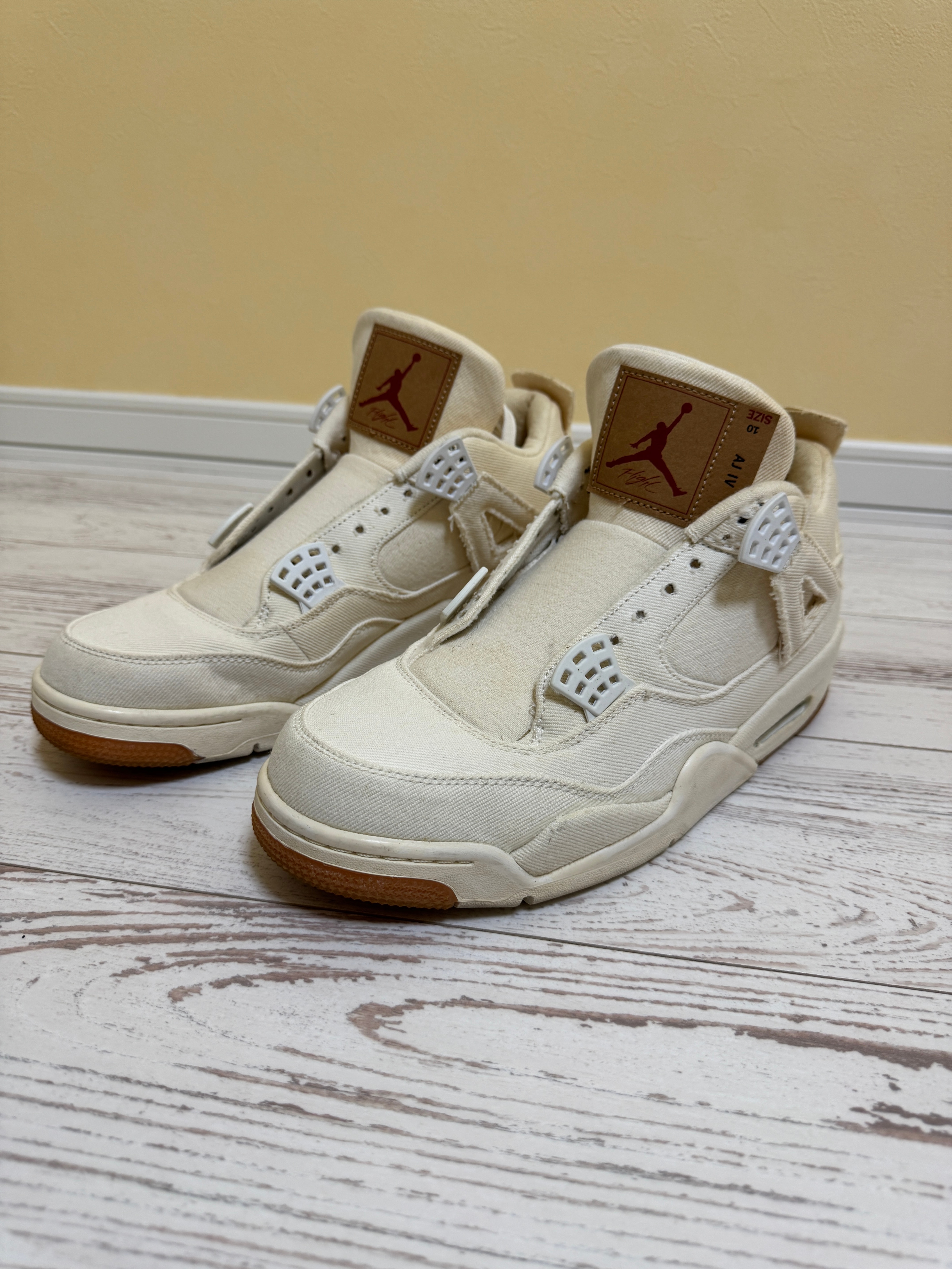 LEVI'S × Nike Air Jordan 4 "White Denim" (LEVI'S Tab)