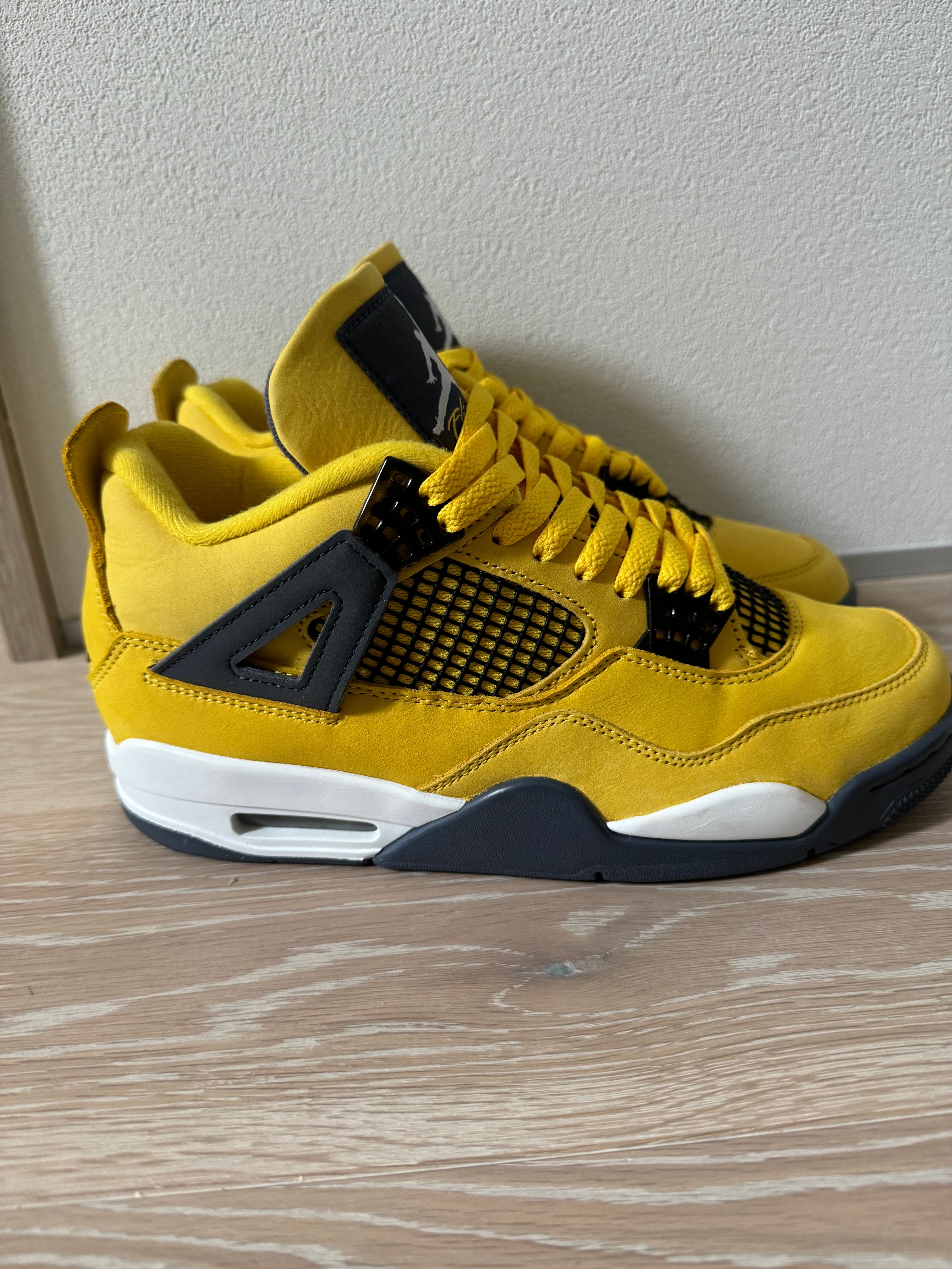 Nike Air Jordan 4 "Tour Yellow"