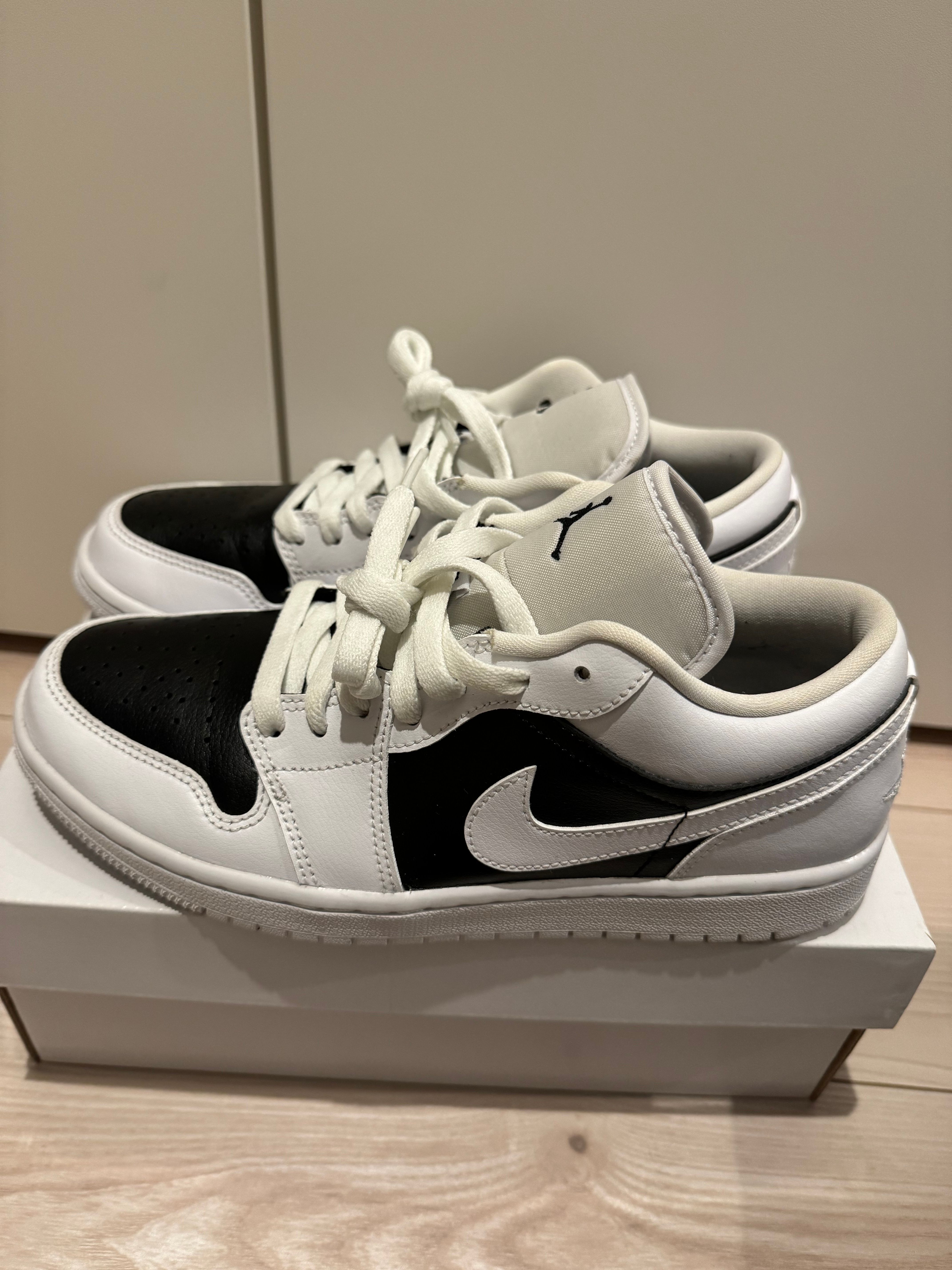 NIKE Women's AIR JORDAN 1 LOW "PANDA"