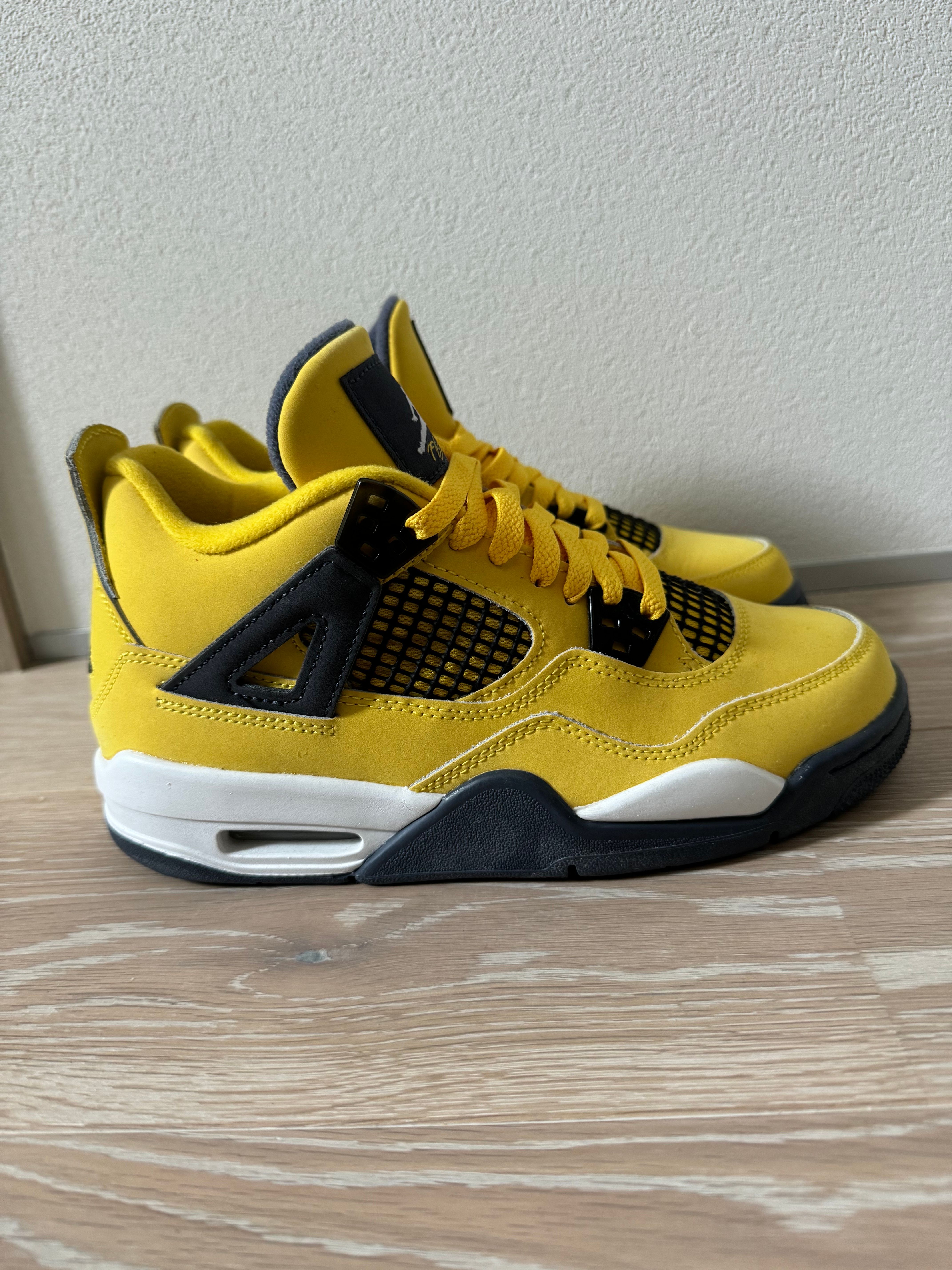 NIKE GS AIR JORDAN 4 "TOUR YELLOW"