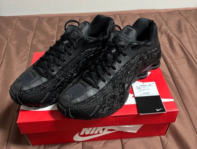 Nike Women's Shox R4 "Black Floral/Dark Smoke Grey"