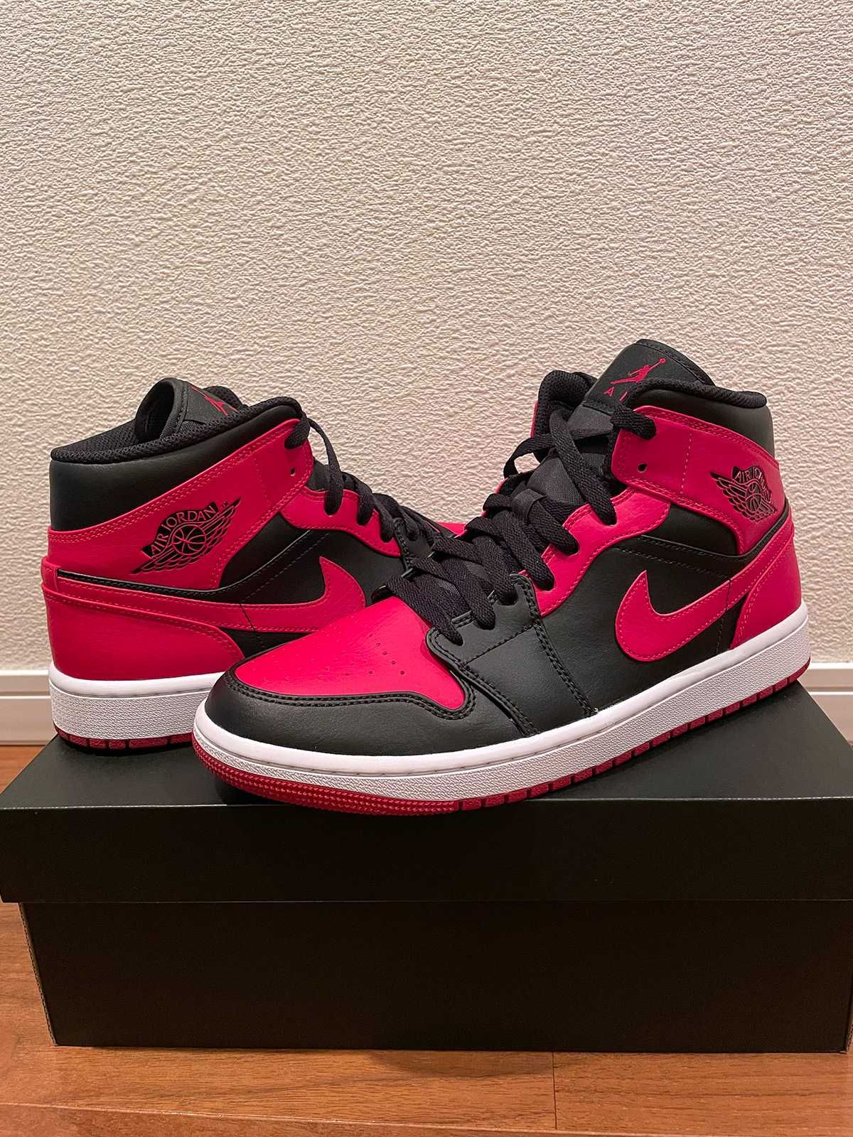 Nike Air Jordan 1 Mid "Bred"