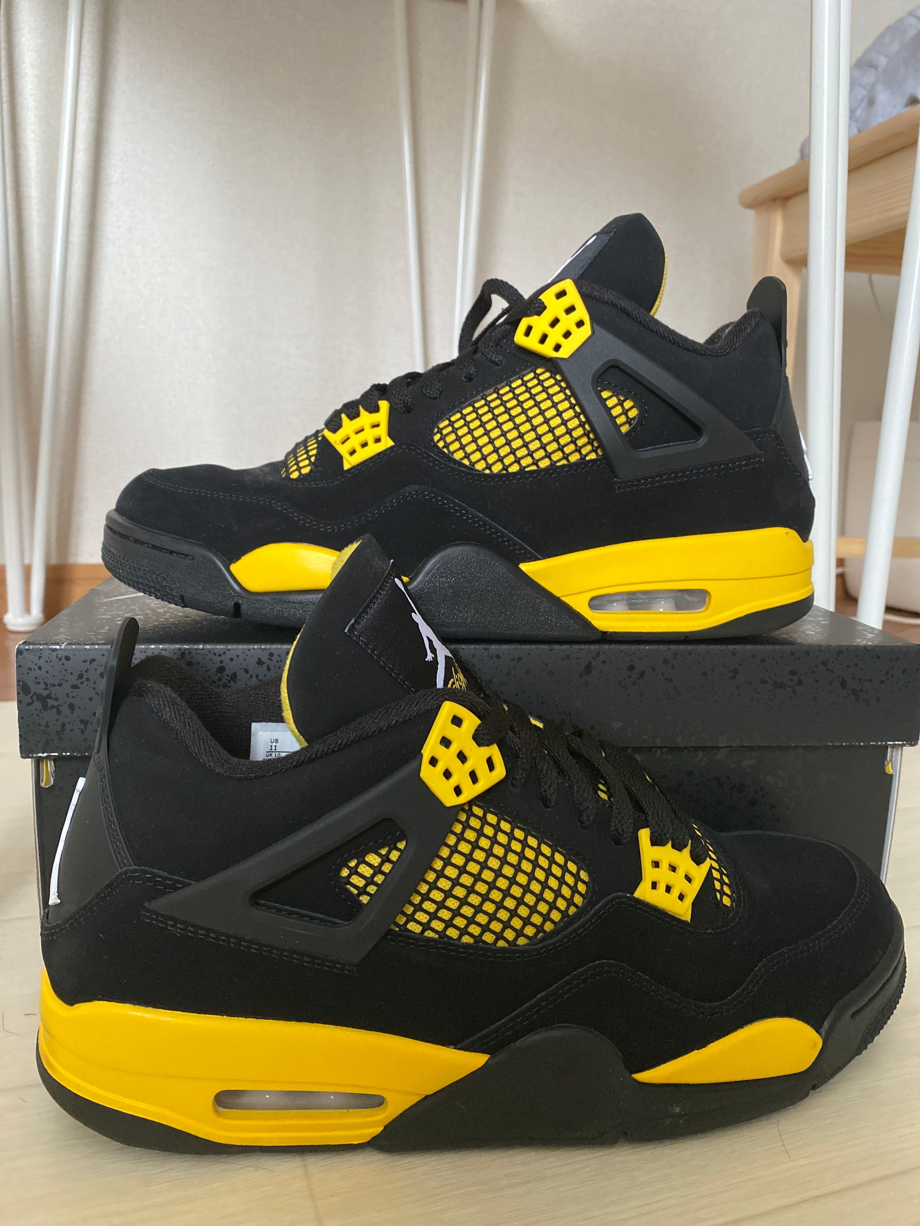 Nike Air Jordan 4 Retro "Thunder"(2023)