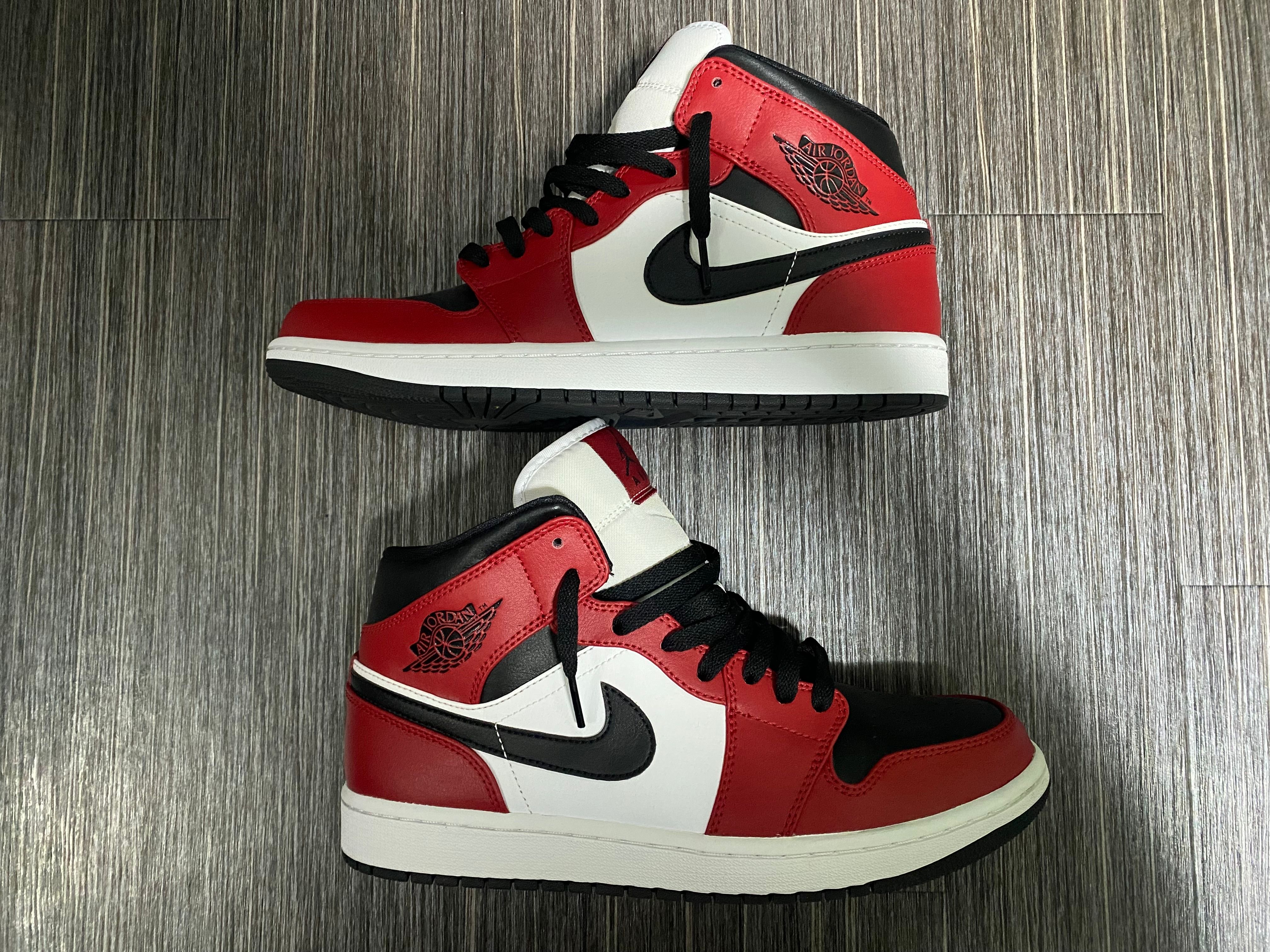 Nike Air Jordan 1 Mid "Chicago Black Toe"
