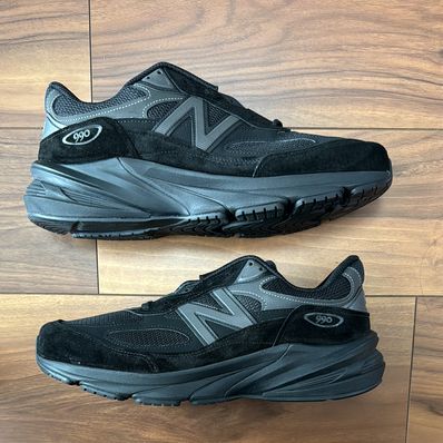 New Balance 990V6 "Triple Black"