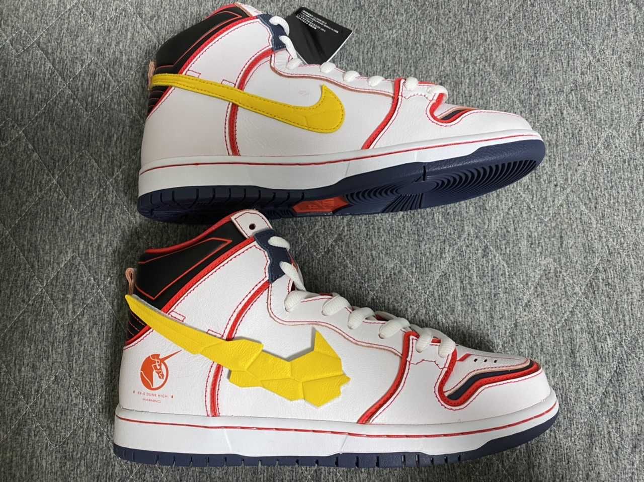 Gundam Unicorn × Nike SB Dunk High PRO QS "UNICORN"