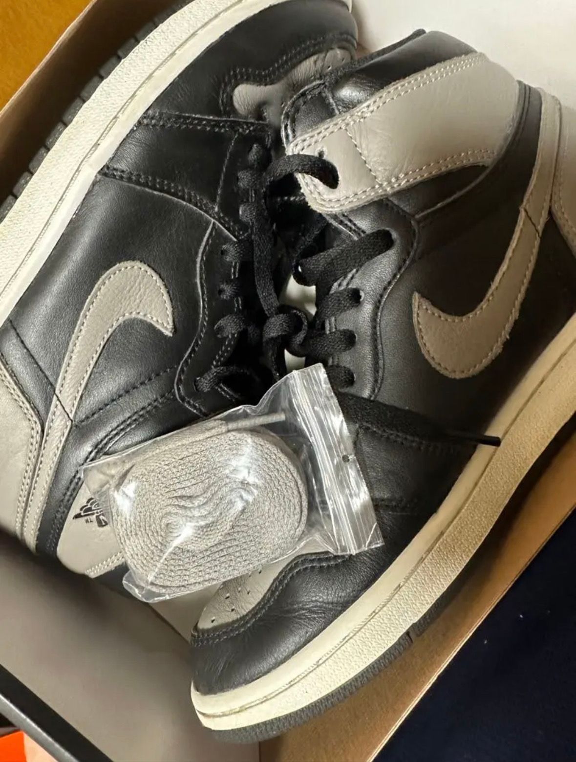 Nike Air Jordan 1 Retro High OG "Shadow"(2018)