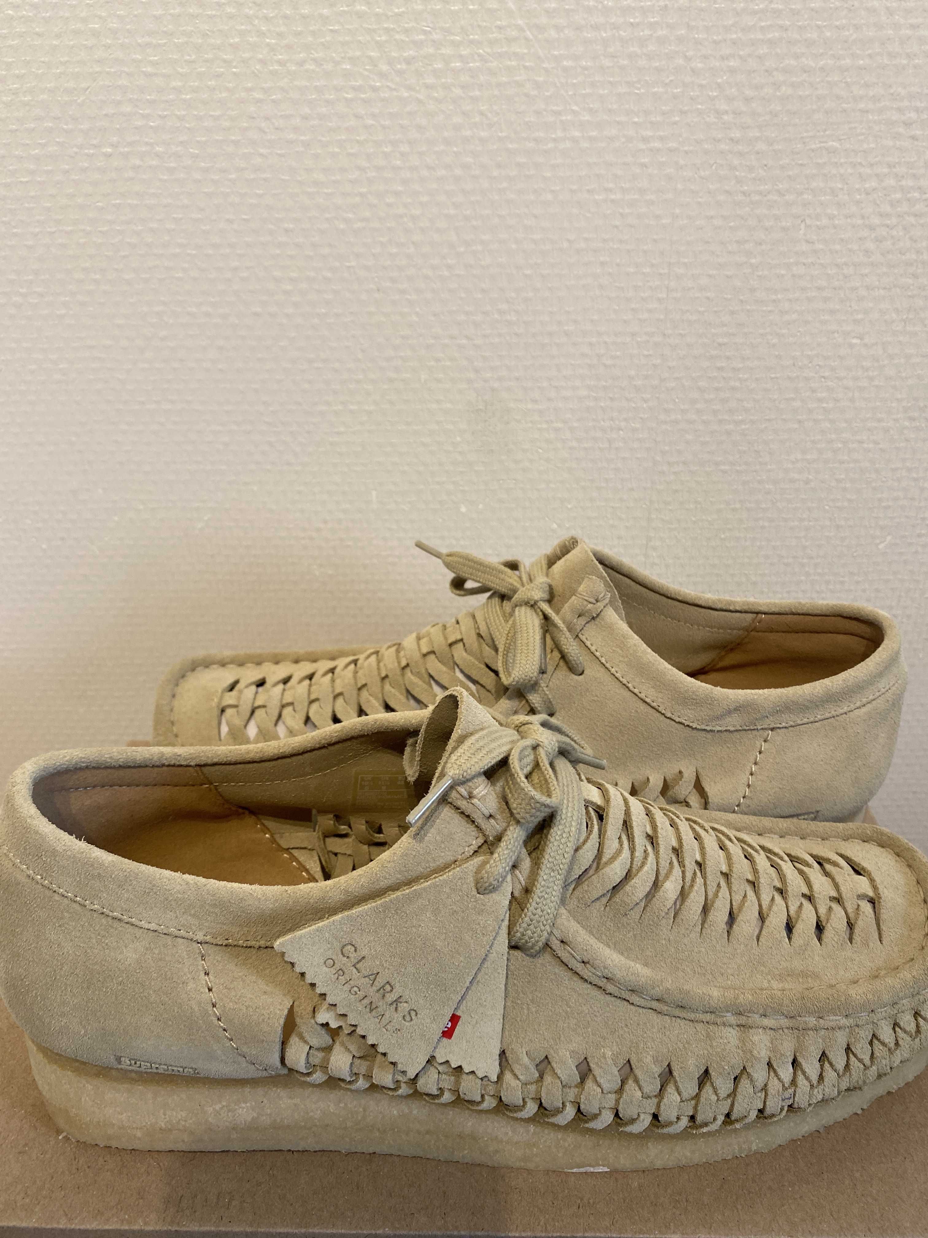 CLARKS × SUPREME WALLABEE "BEIGE"