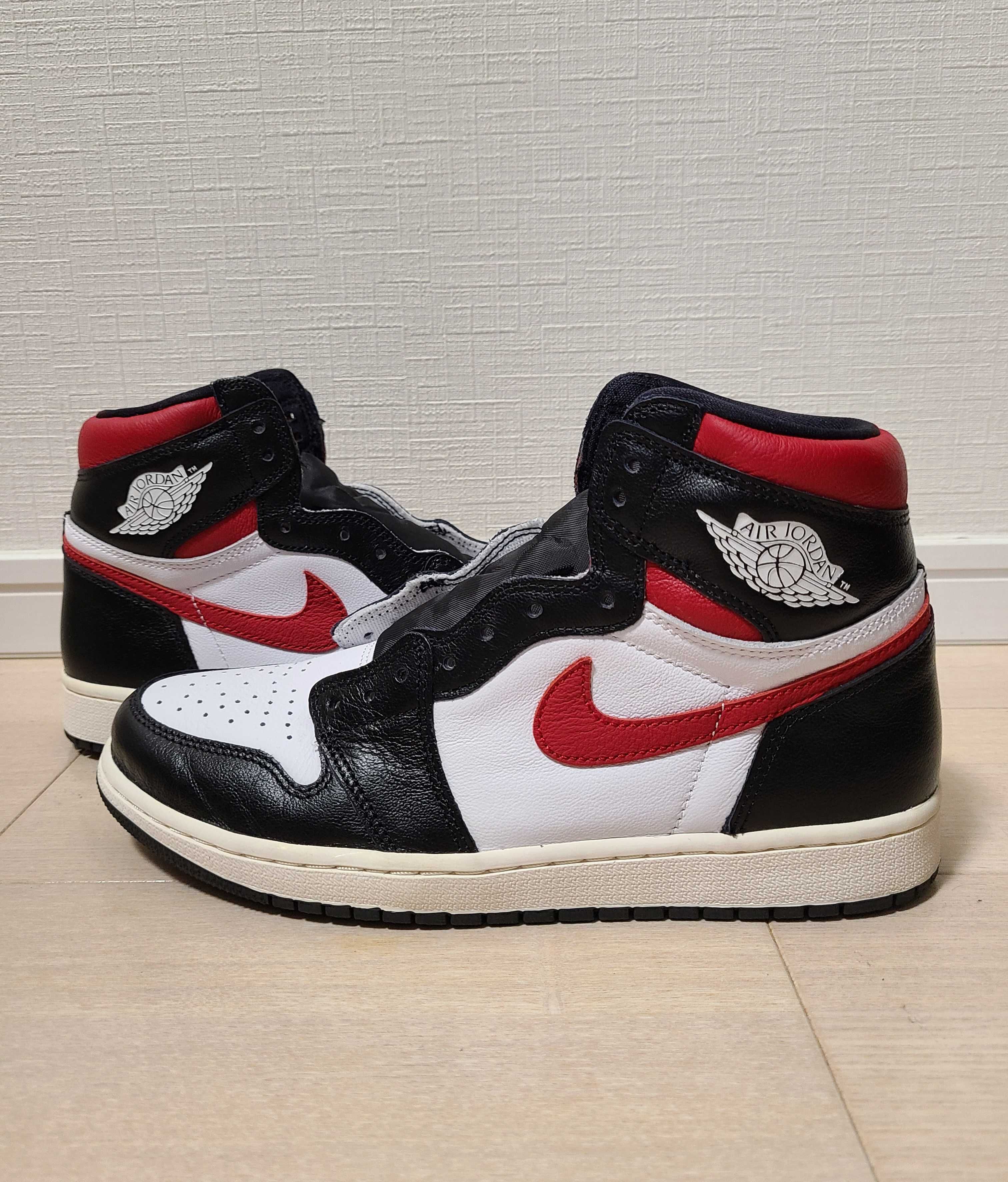 Nike Air Jordan 1 Retro High "Black/White/Sail/Gym Red"