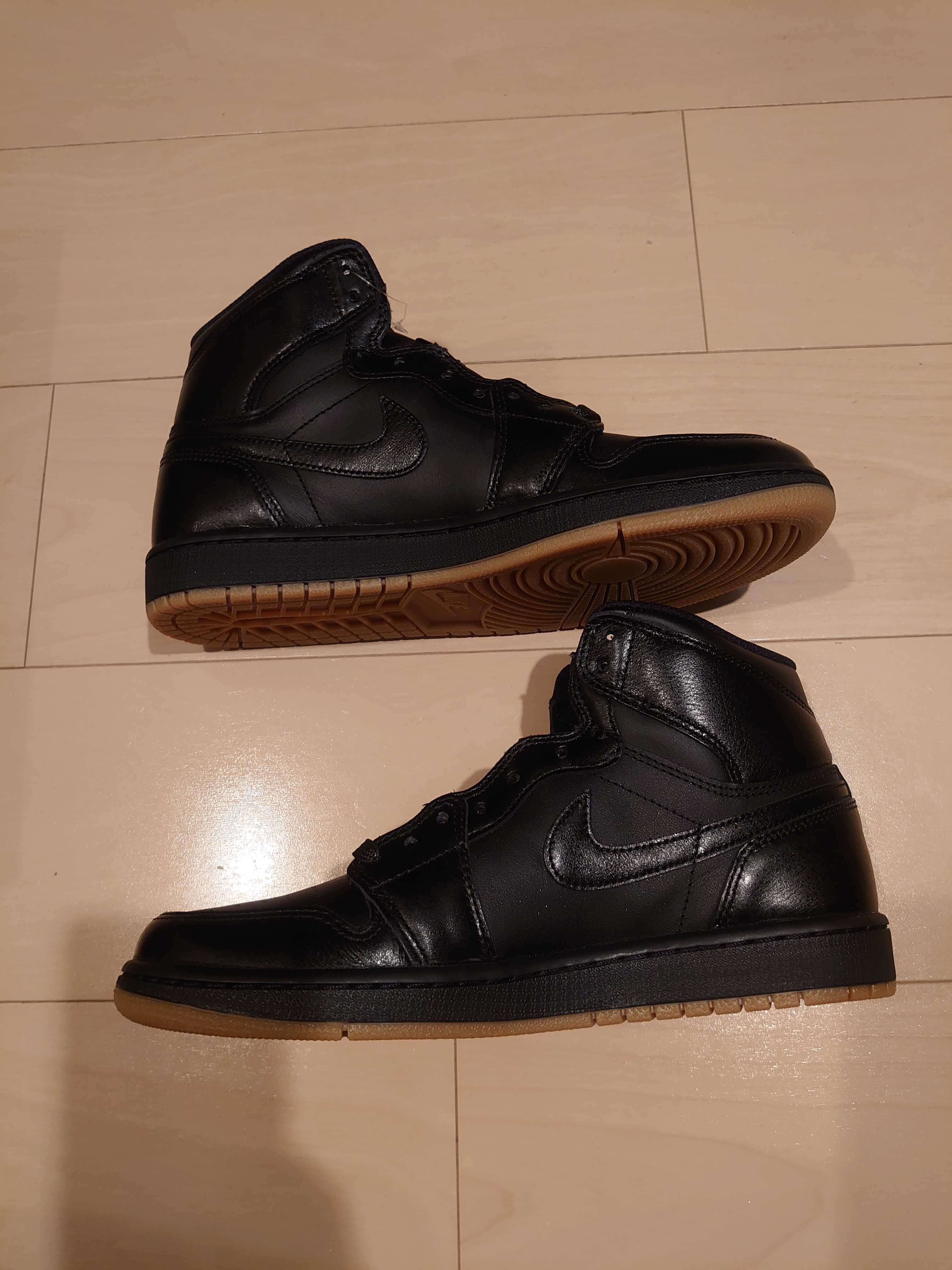 Nike Air Jordan 1 RETRO High "Black Gum" 