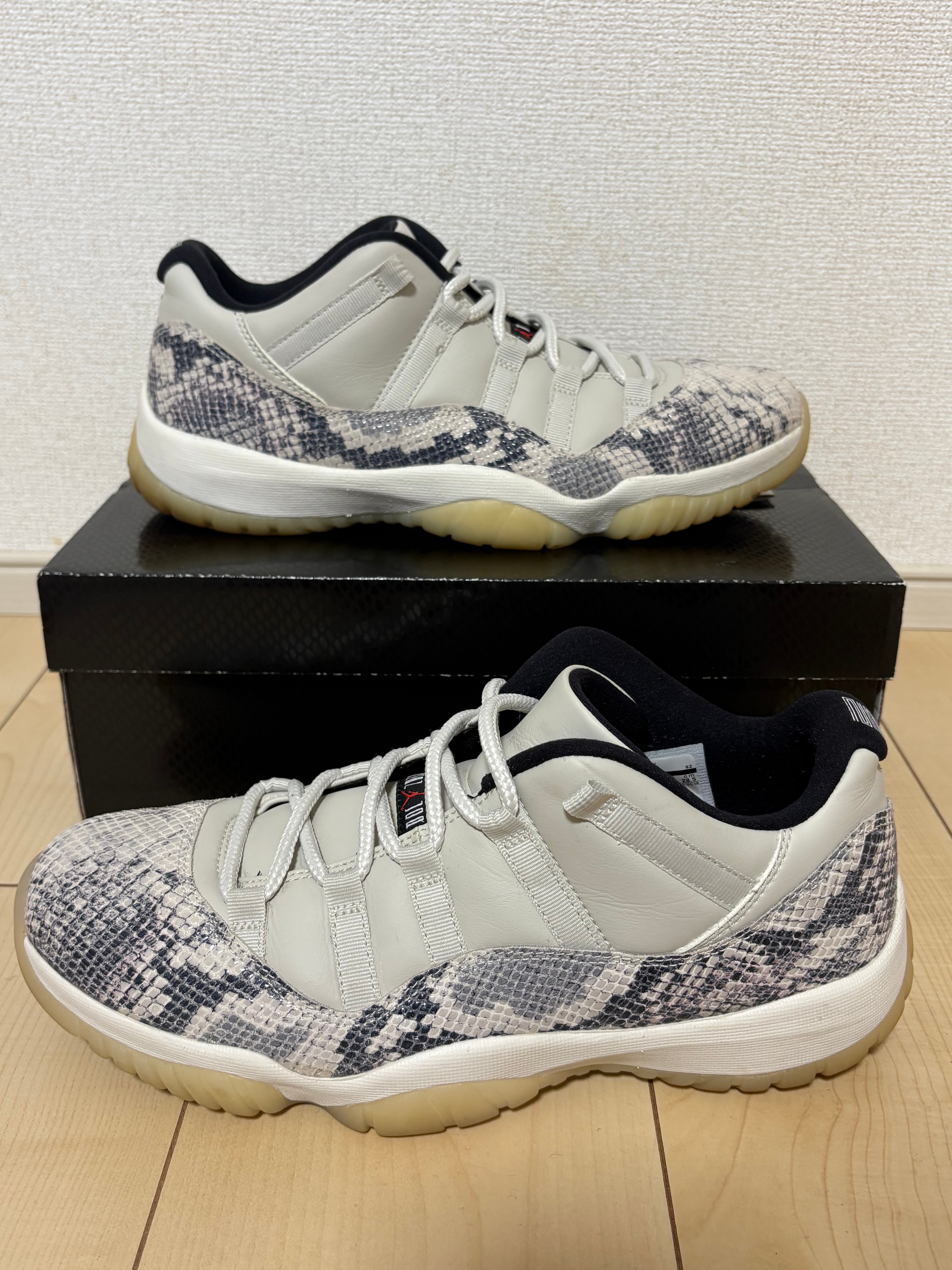 Nike Air Jordan 11 Low Snakeskin "Light Bone/University Red/Sail/Black"