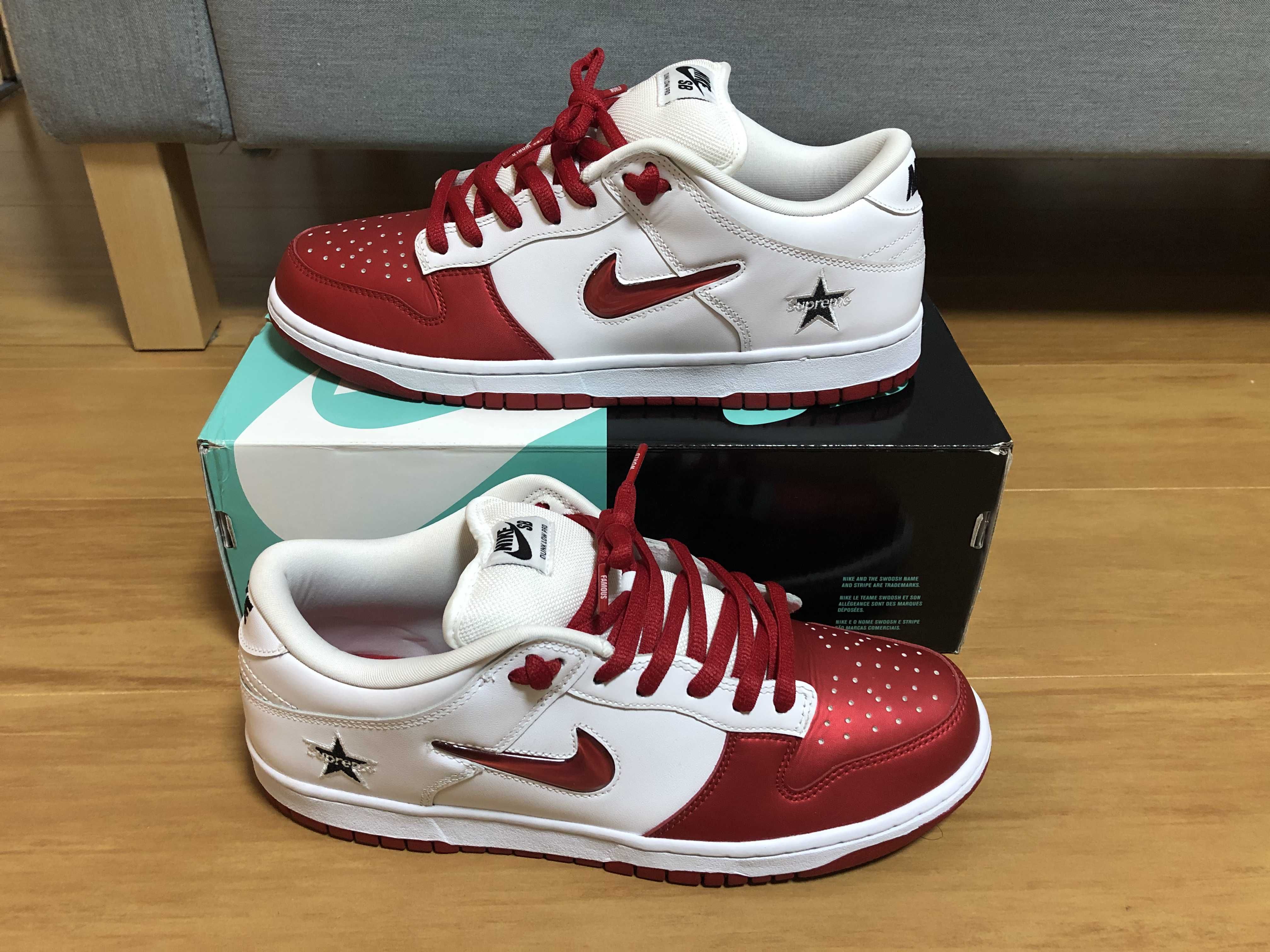 Supreme × Nike Dunk Low "Varsity Red/White"