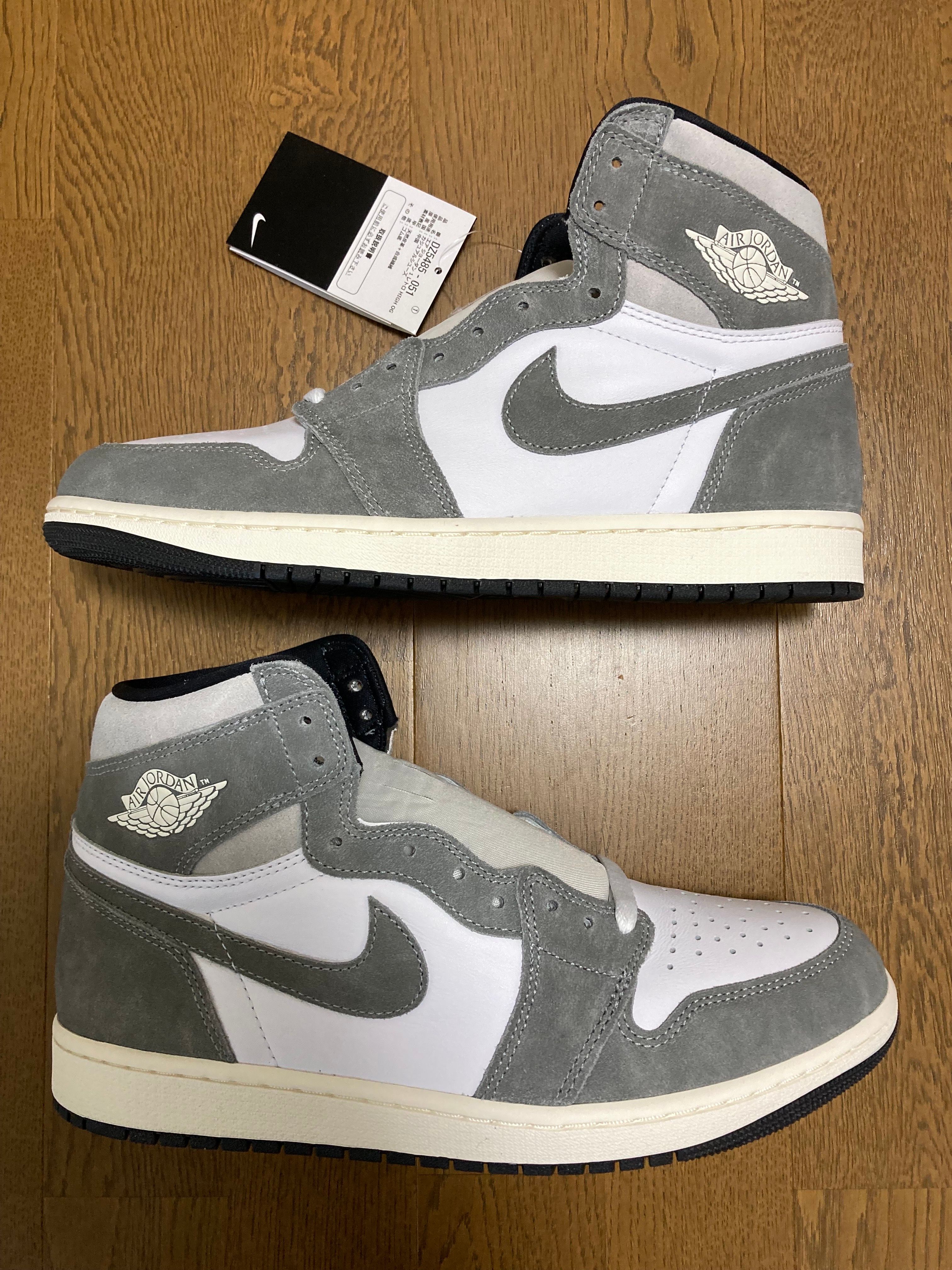 Nike Air Jordan 1 Retro High OG "Black and Smoke Grey"