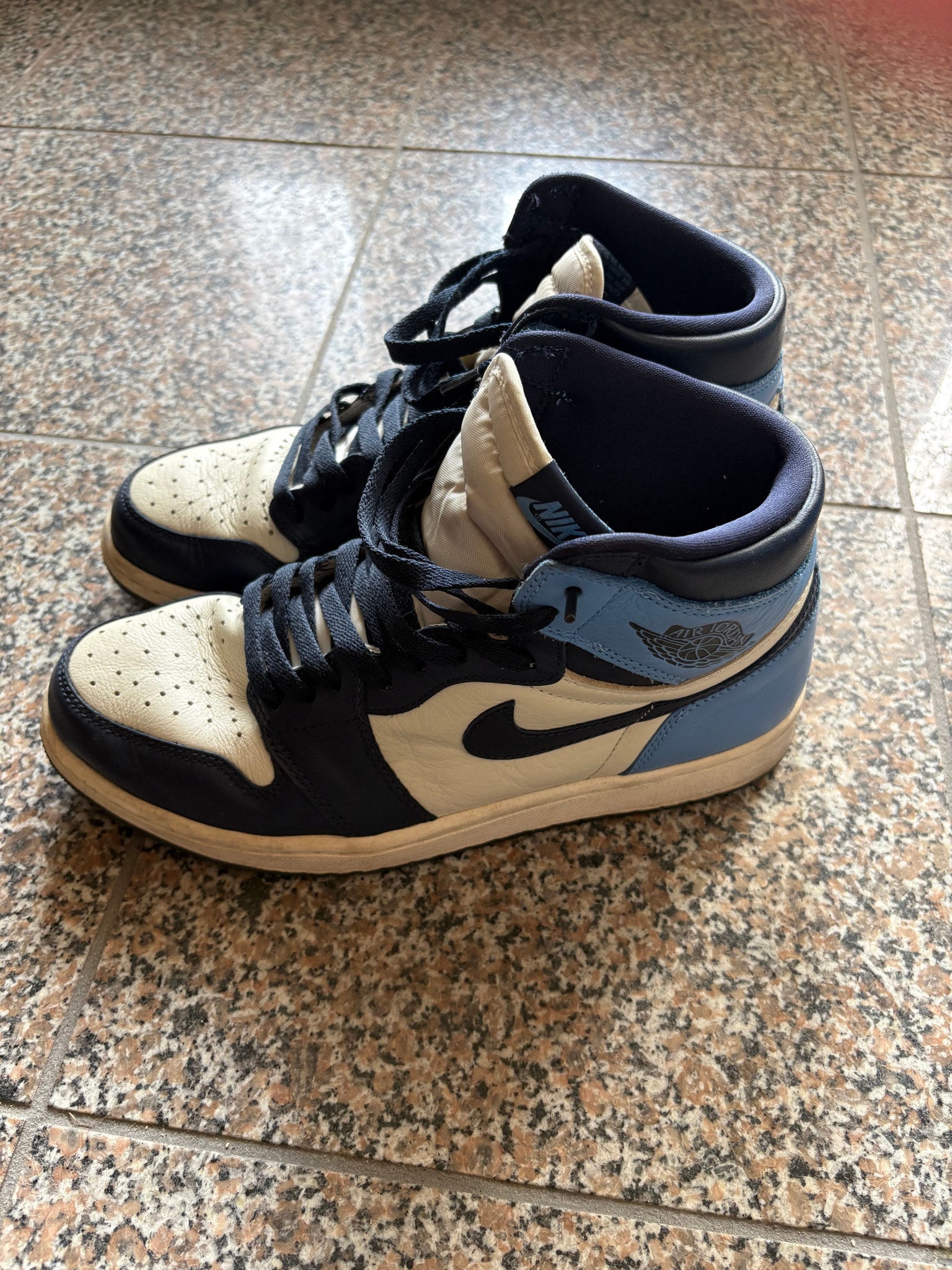 Nike Air Jordan 1 Retro High OG "Obsidian/University Blue"