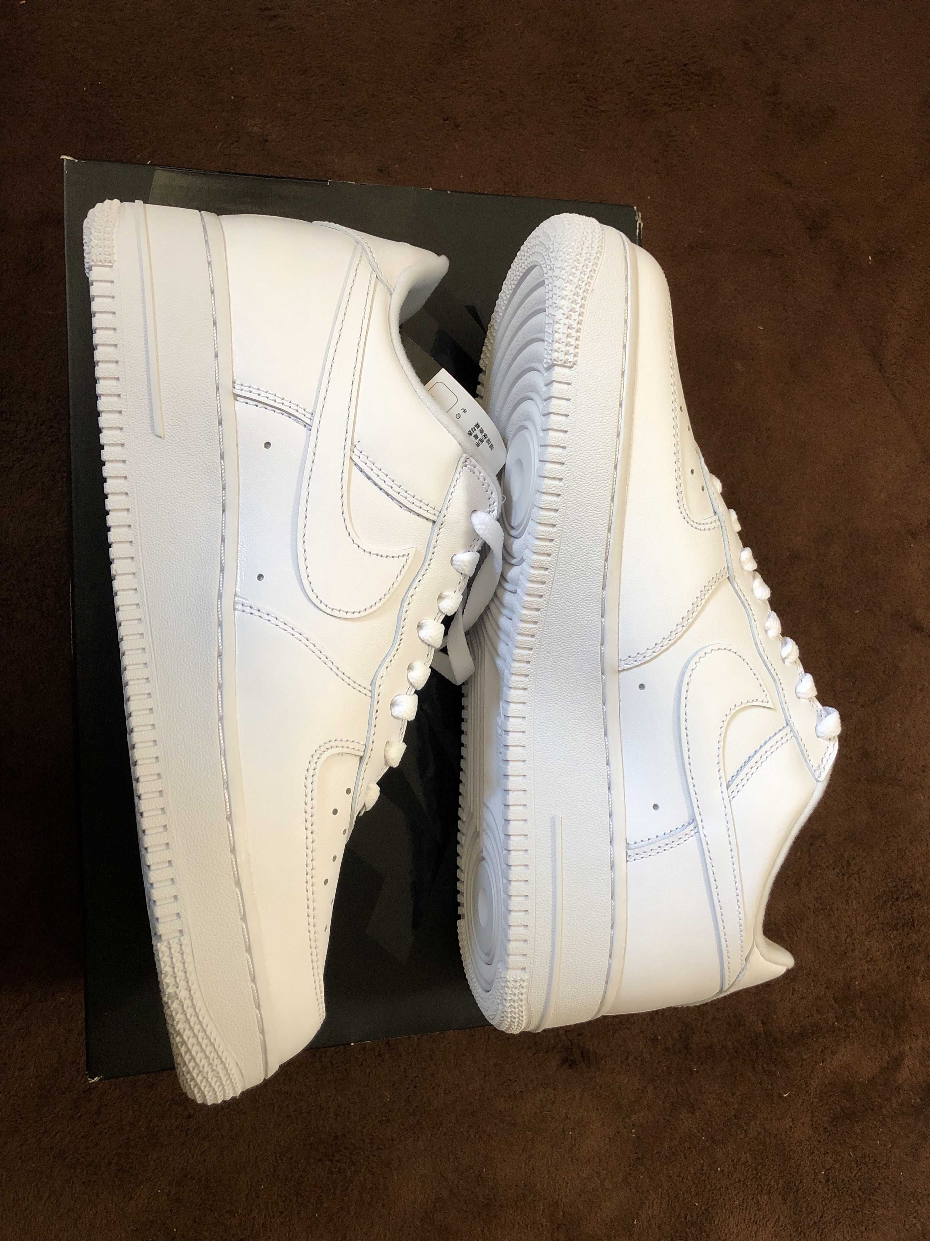 Supreme × Nike Air Force 1 Low "White"