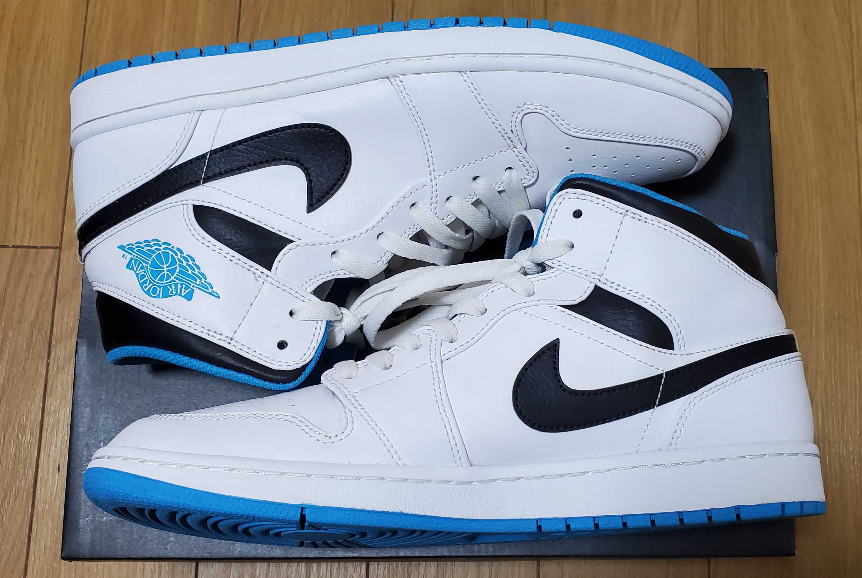 Nike Air Jordan 1 Mid "White/Laser blue"