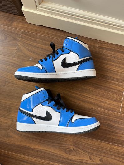 Nike Air Jordan 1 Mid SE "Signal Blue"