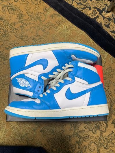 Nike Air Jordan 1 Retro High "UNC"