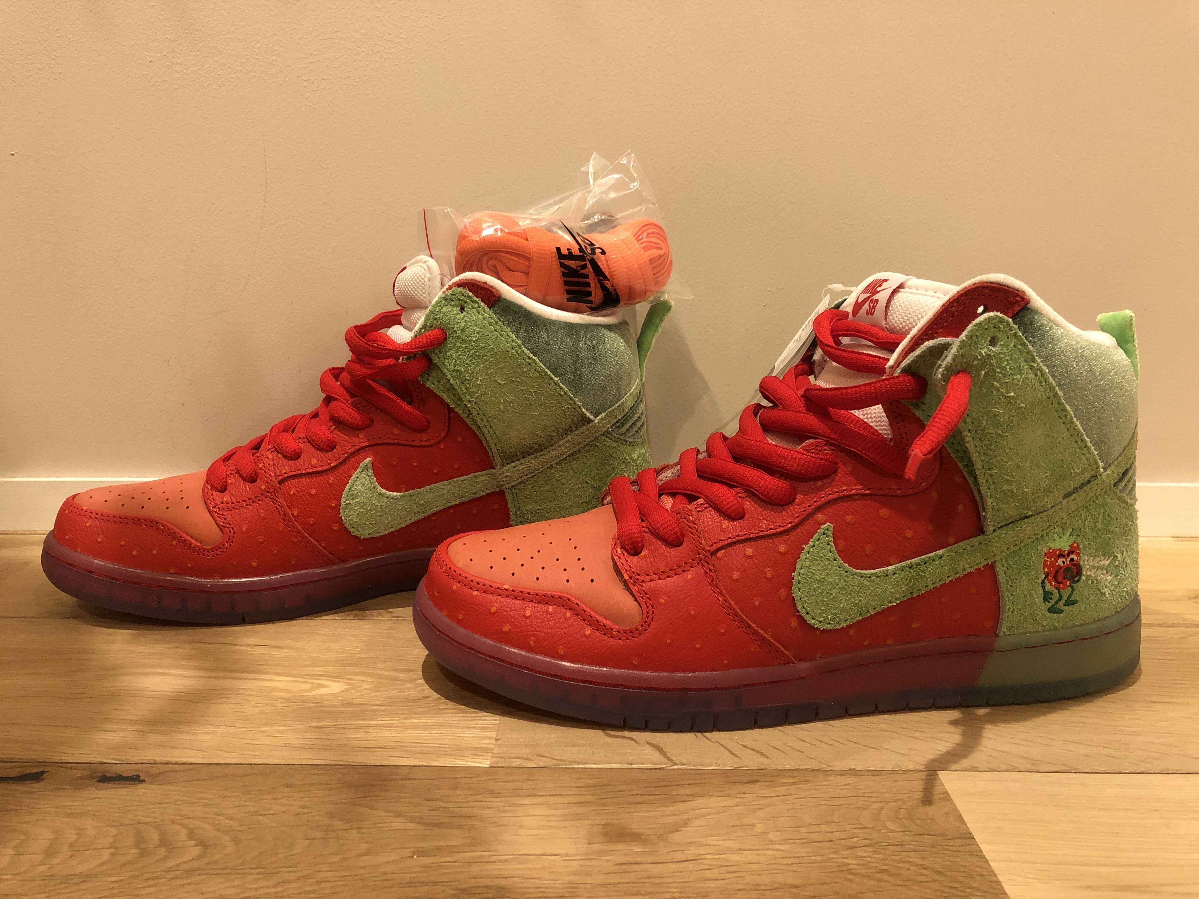 Nike SB Dunk High "Strawberry Cough"