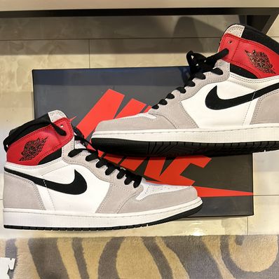 Nike Air Jordan 1 High OG "White/Black/Light Smoke Grey"
